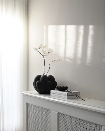Bloom vase small 22.5x24 cm - Black - 101 Copenhagen
