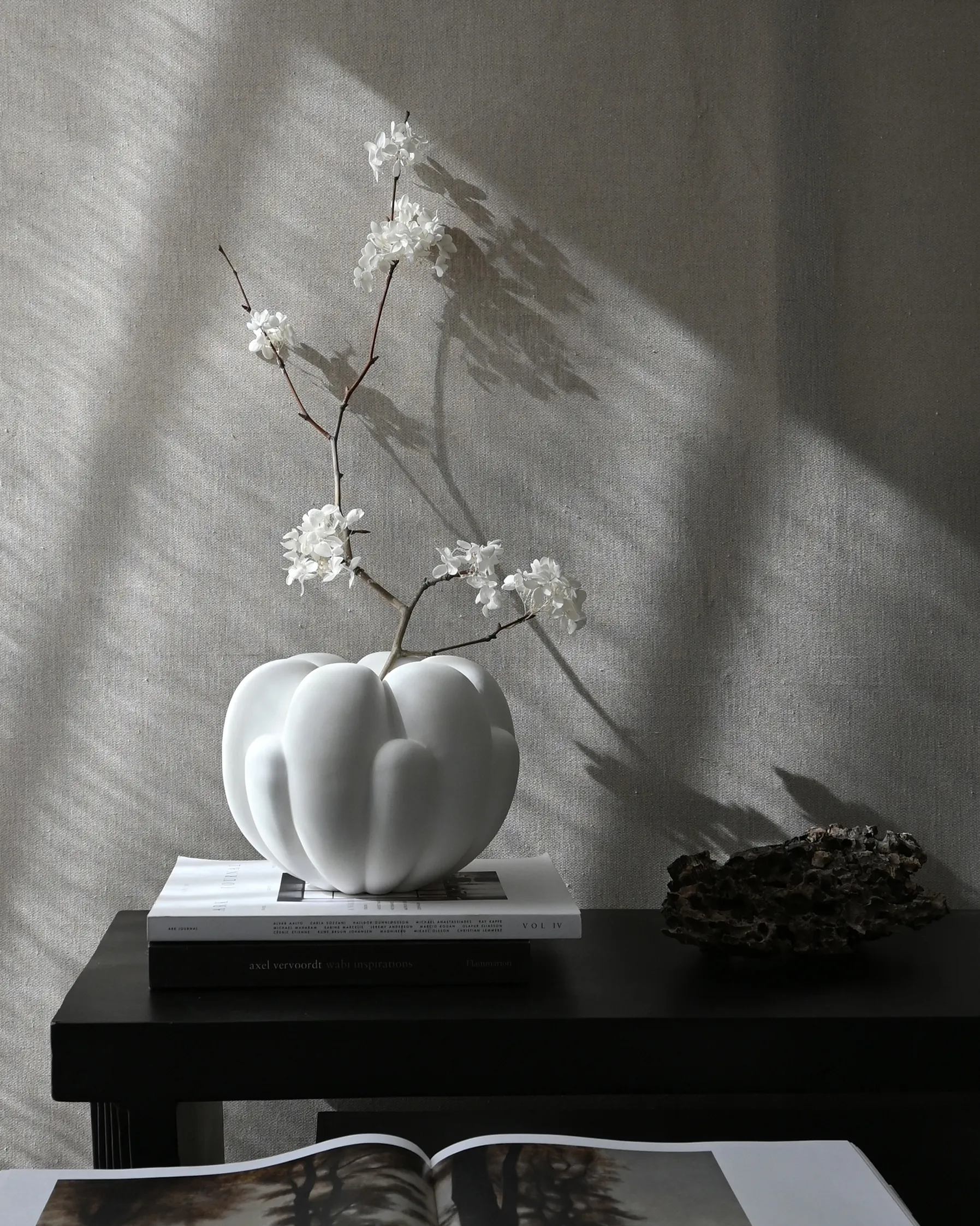 Bloom vase small 22.5x24 cm, Bone white 101 Copenhagen