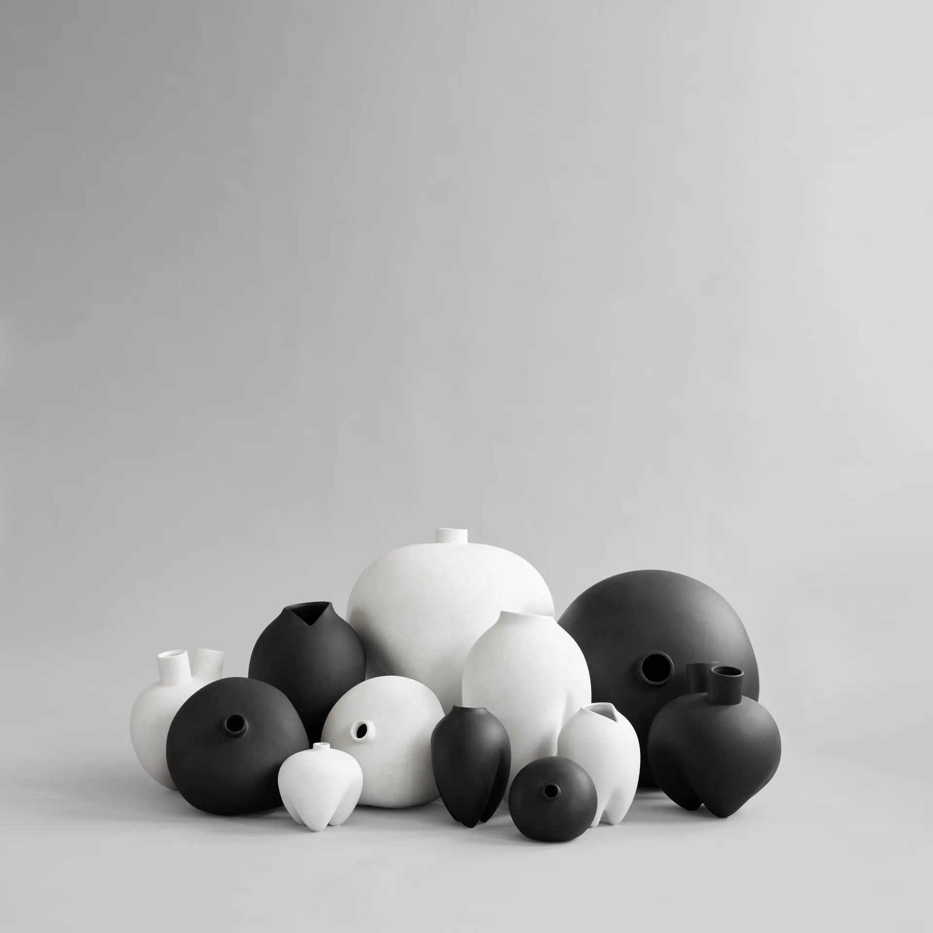 Sumo vase narrow Ø14 cm, Bone White 101 Copenhagen