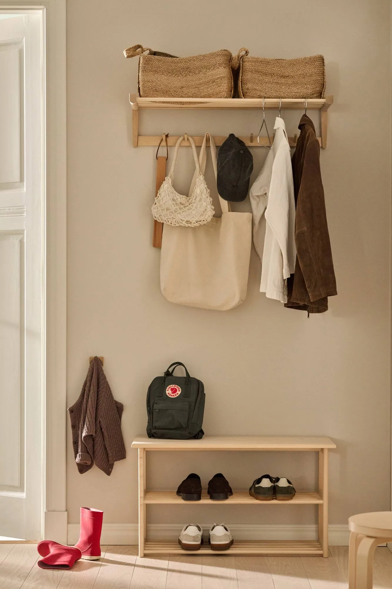 Bäckebo hat rack, Birch, 7 knobs 1898