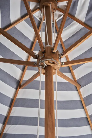 Hisshult parasol Ø270 cm - Blue stripe-teak - 1898