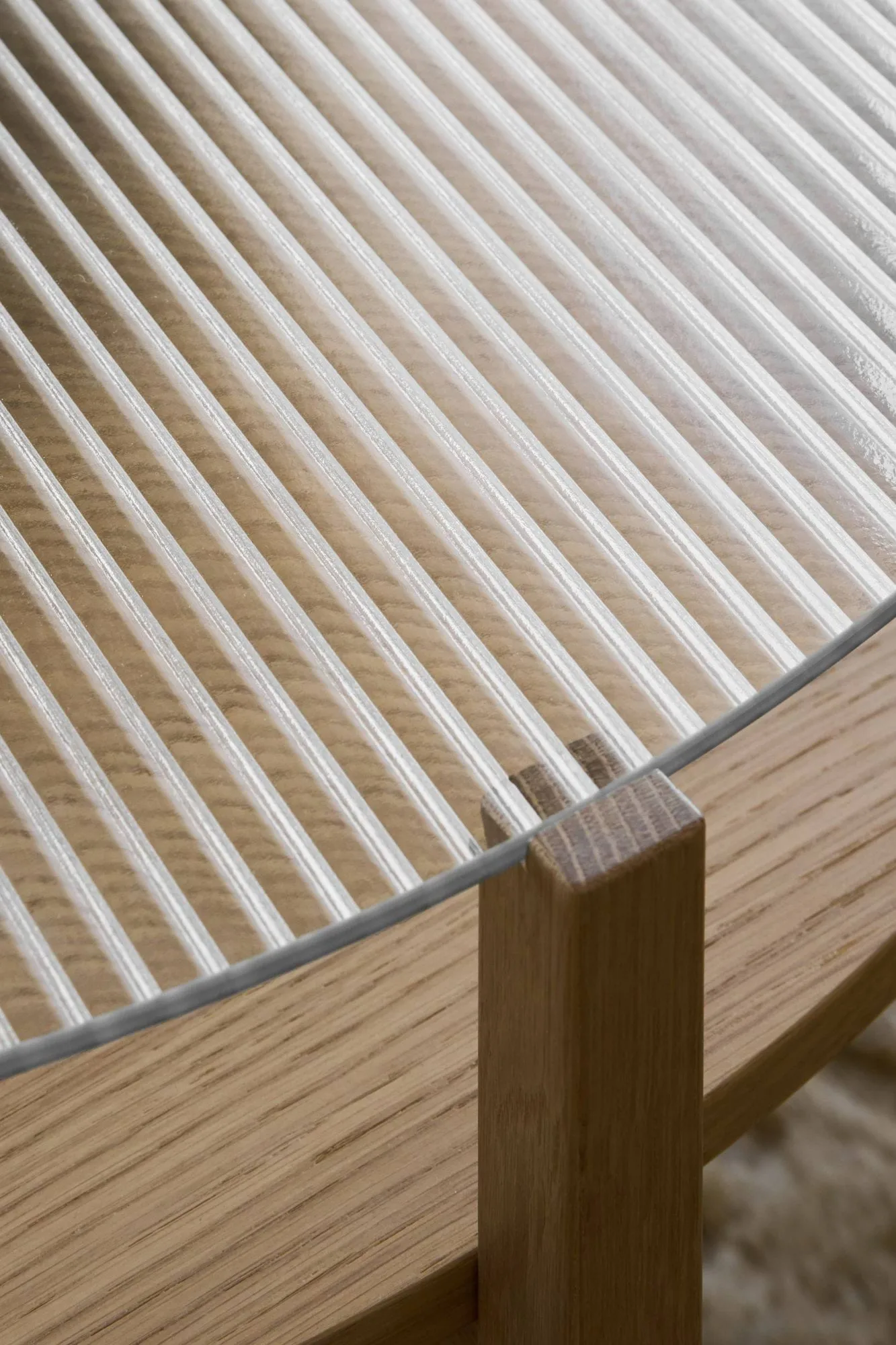 Lid coffee table, White pigmented oak-glass, Ø90 cm 1898