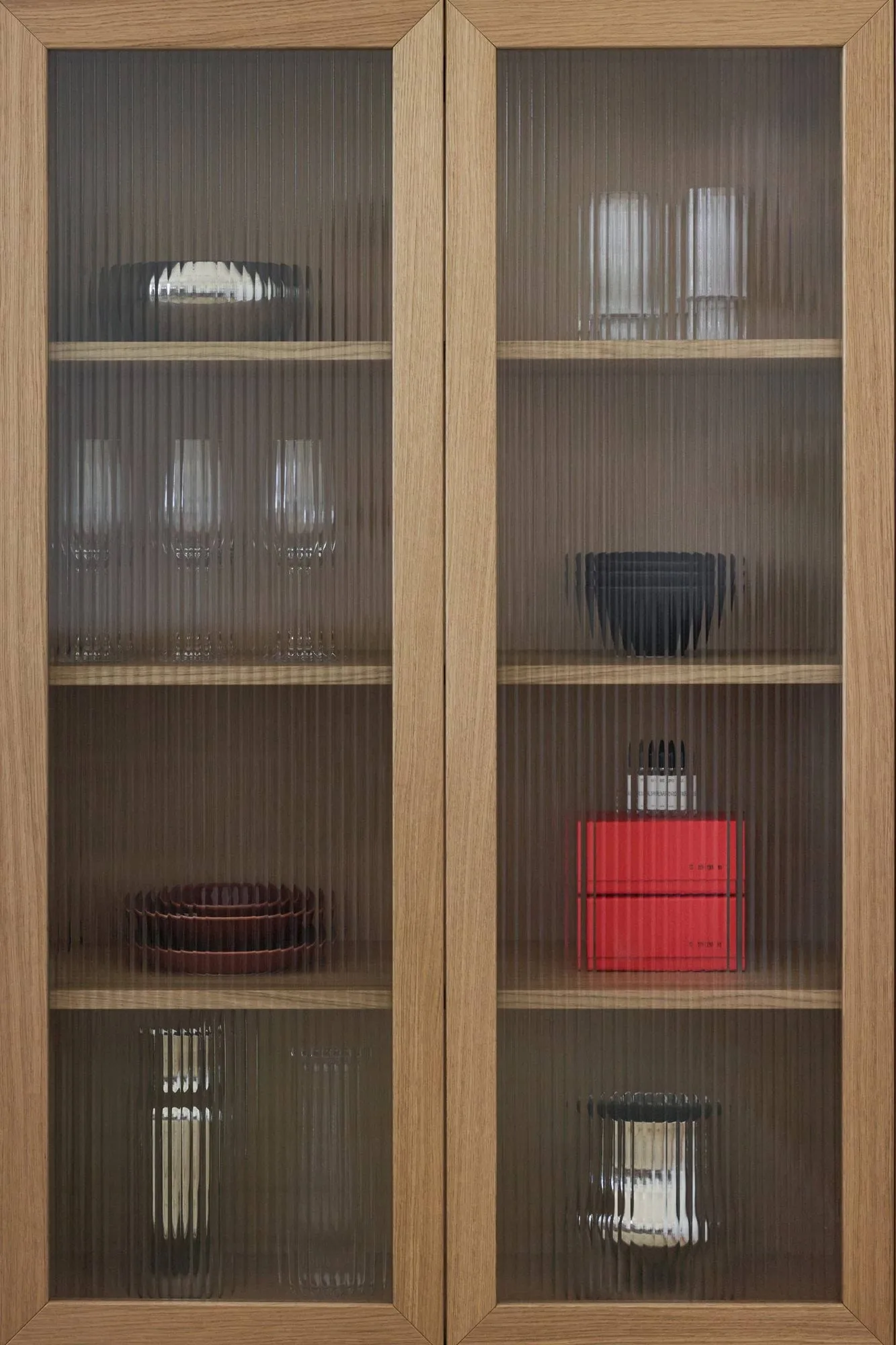 Lid display cabinet, White pigmented oak 1898