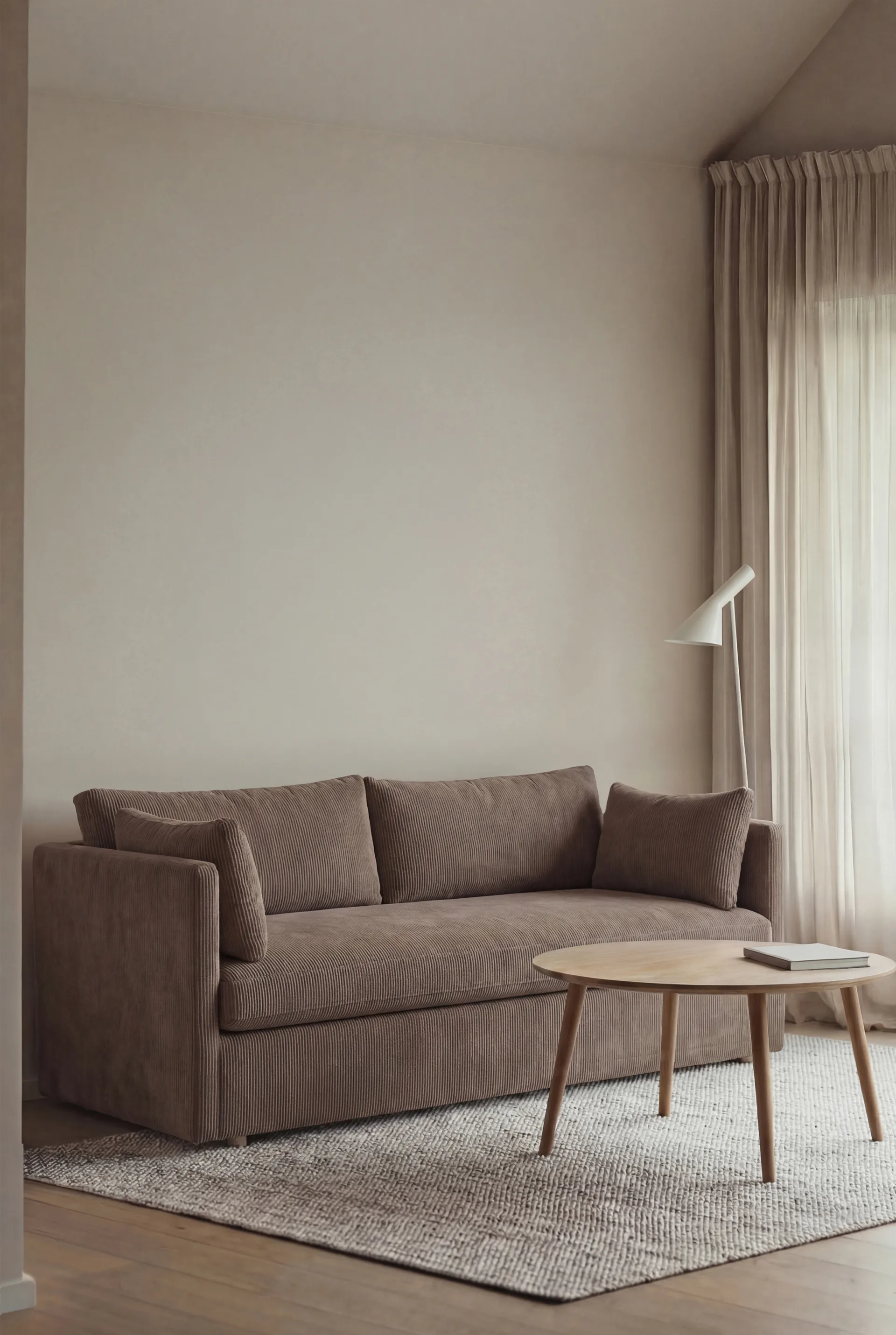 Linnevik sofa, Jump brown 1955-white-oiled oak, 2-seater, with skirt 1898