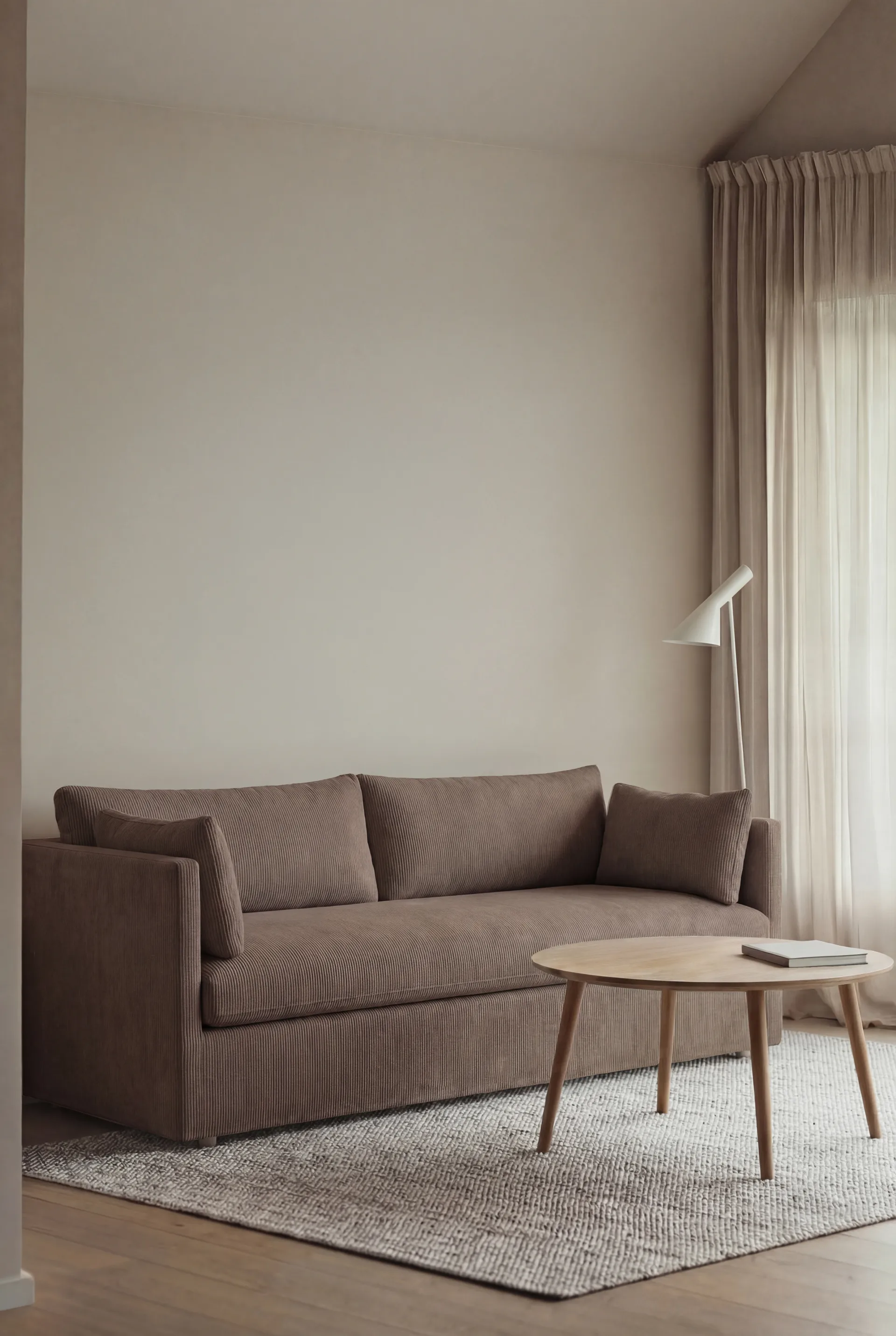 Linnevik sofa, Jump brown 1955-white-oiled oak, 3-seater, with skirt 1898