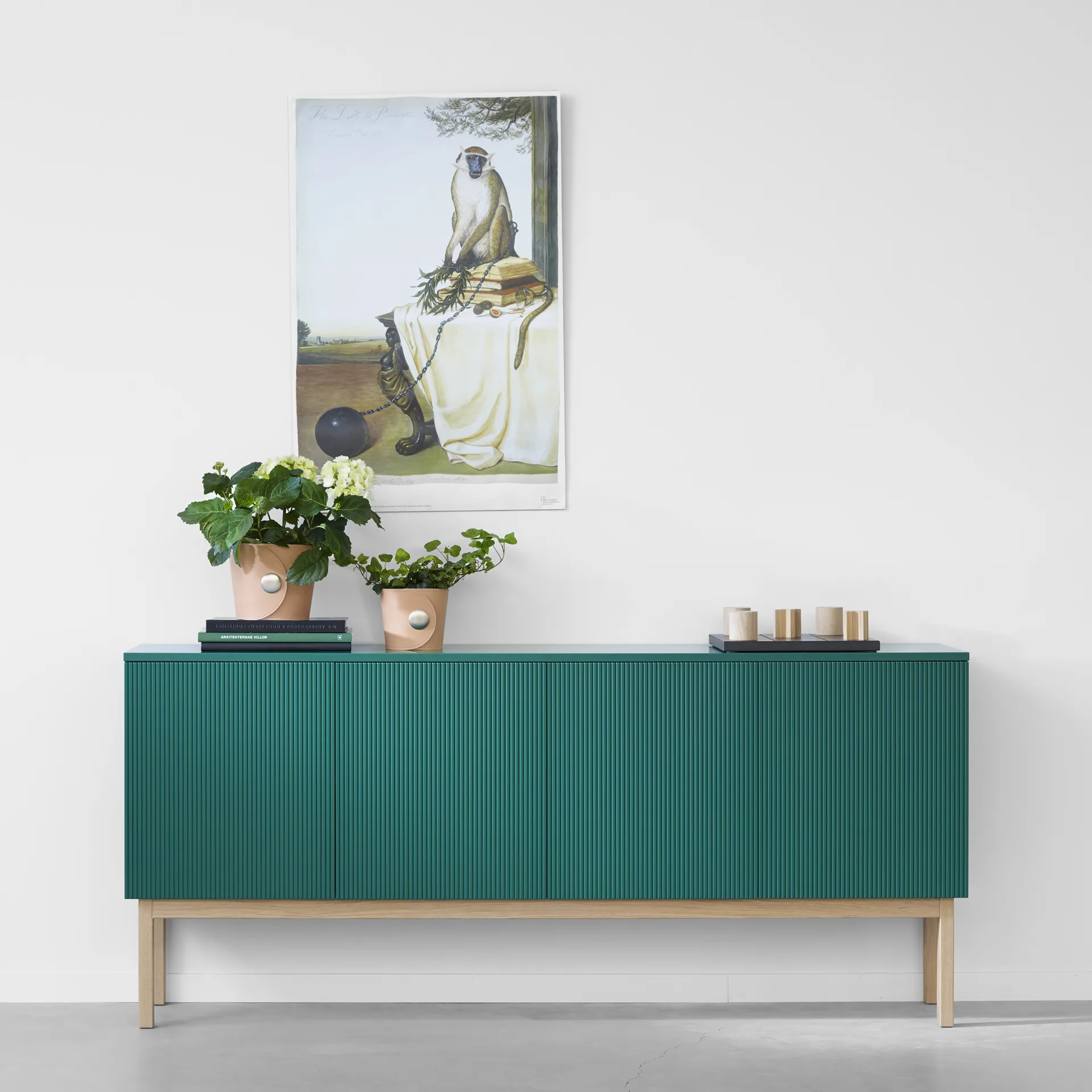 Beam side table, White lacquer, white base A2