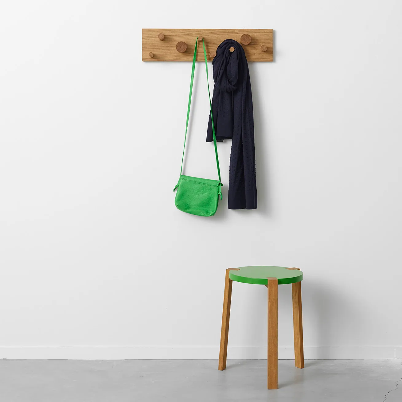 Fellow hanger, Oak A2