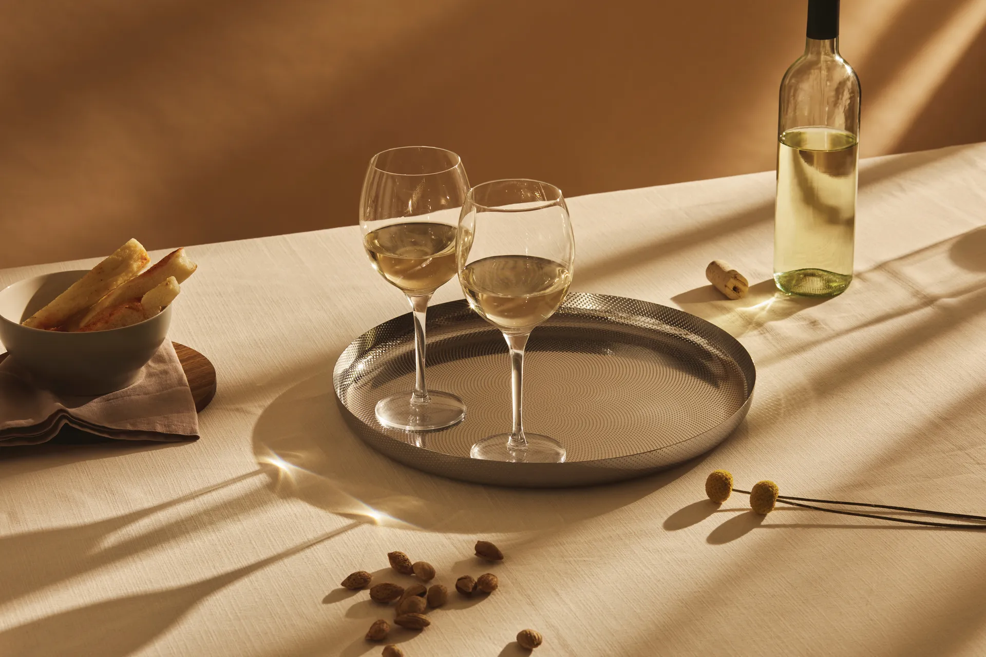 Extra ordinary texture tray, Ø35 cm Alessi