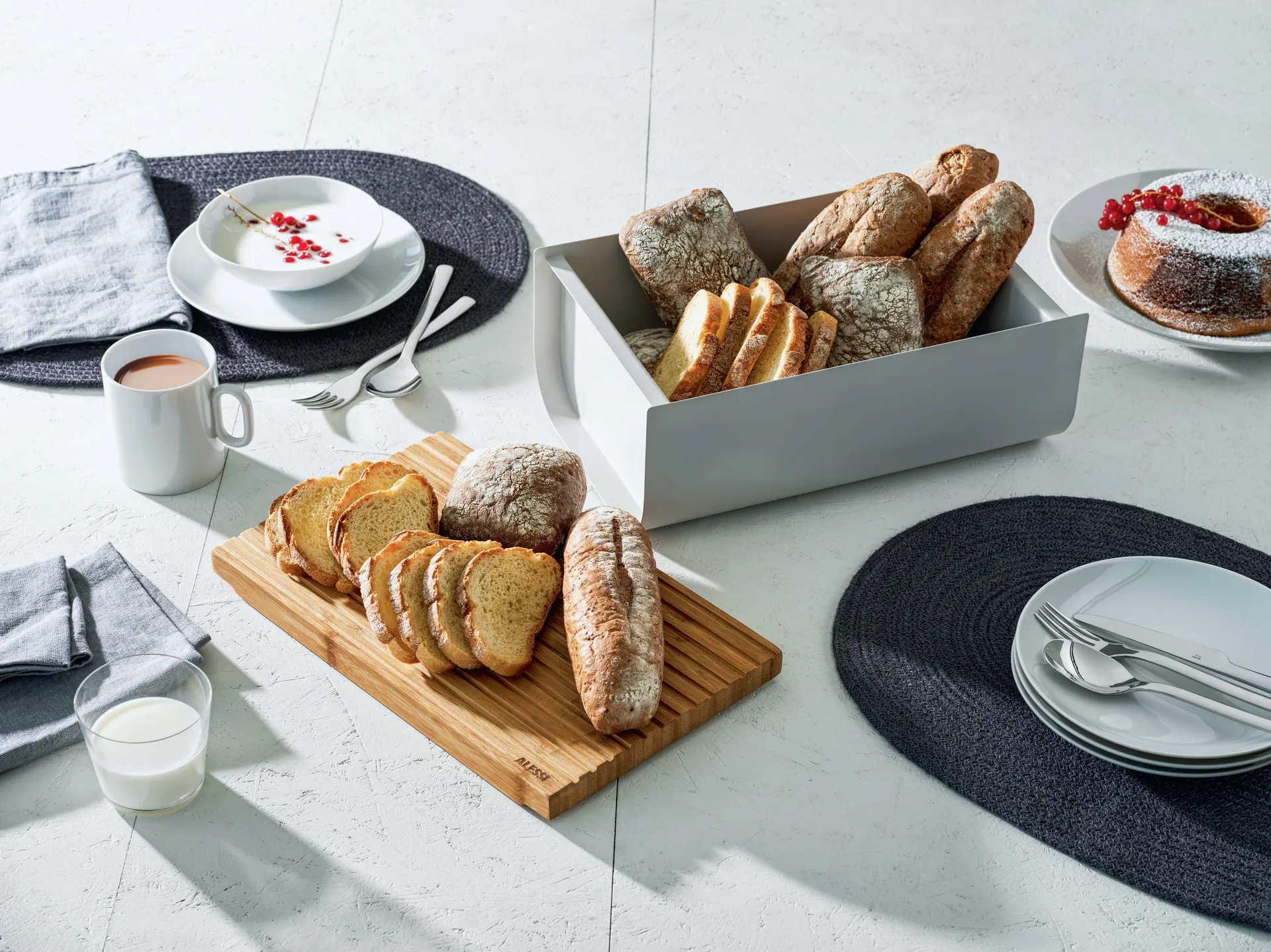 Mattina bread bin 34 cm, Warm grey-bamboo Alessi