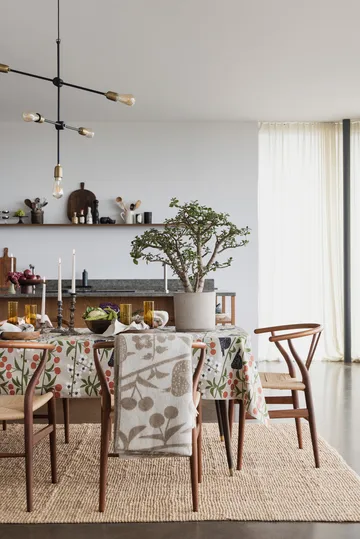 Cherry Garden throw 130x170 cm - Brown-offwhite - Almedahls