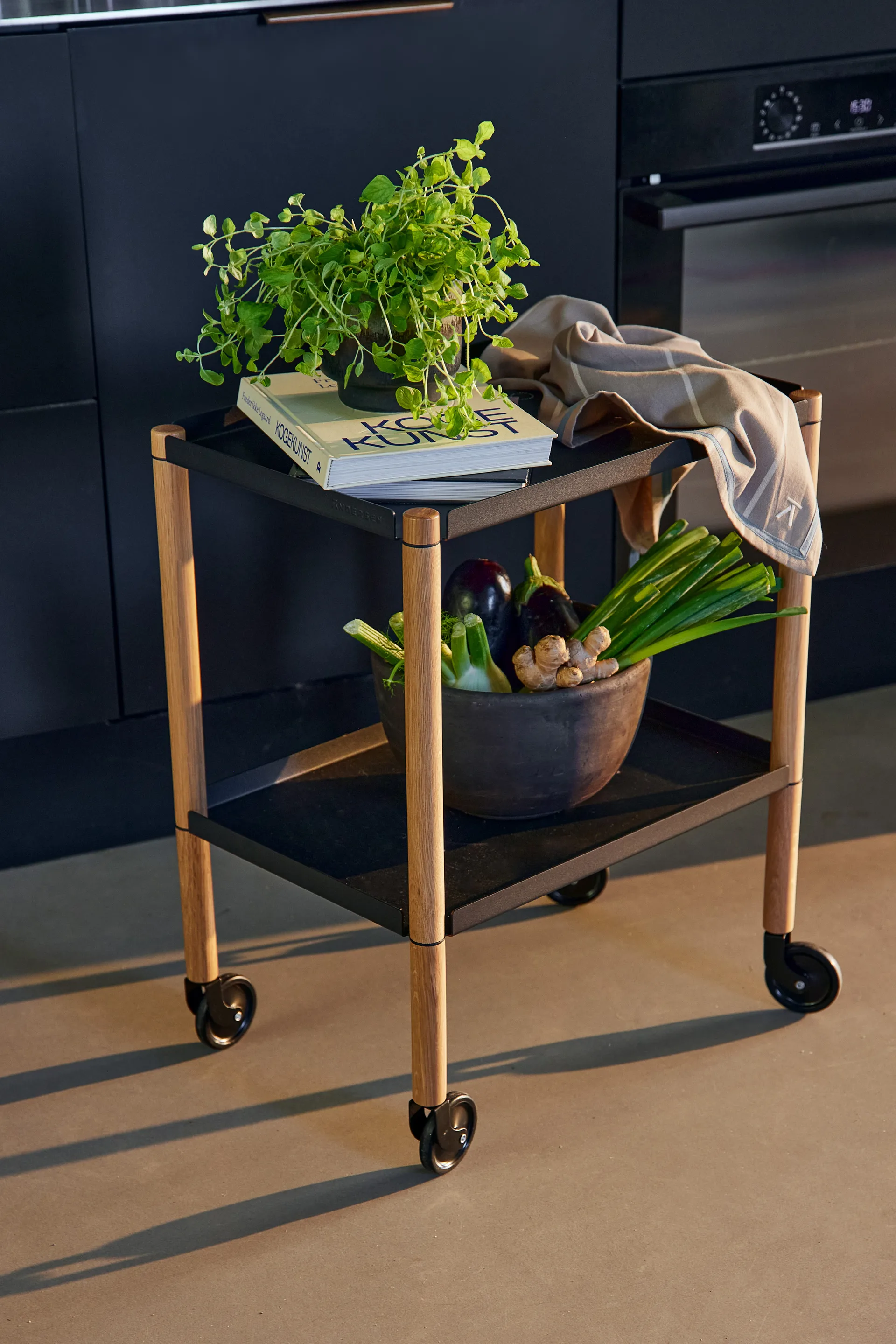 Connect table, Oiled oak, black metal Andersen Furniture