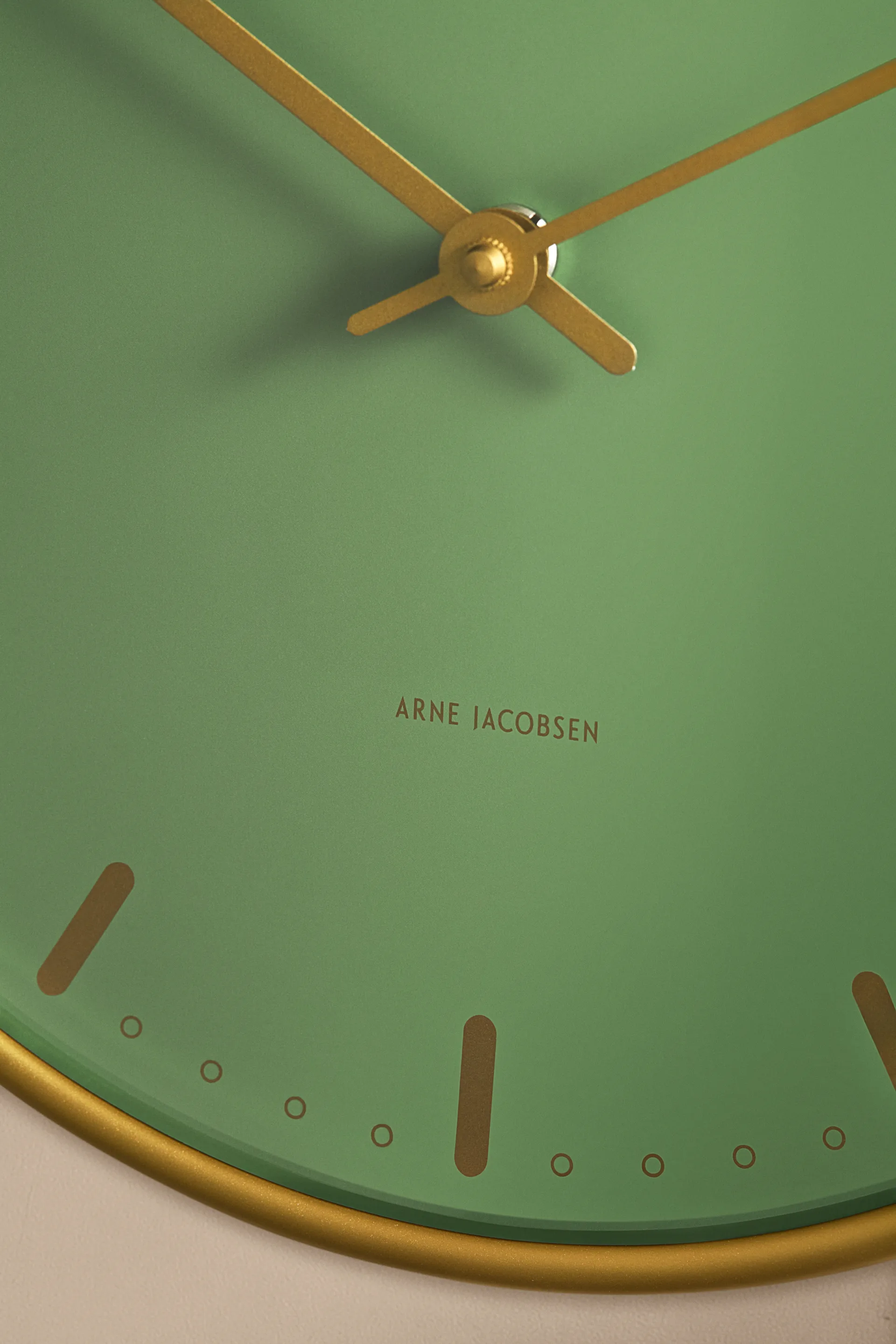 Arne Jacobsen City Hall, Green, Ø21 cm Arne Jacobsen Clocks