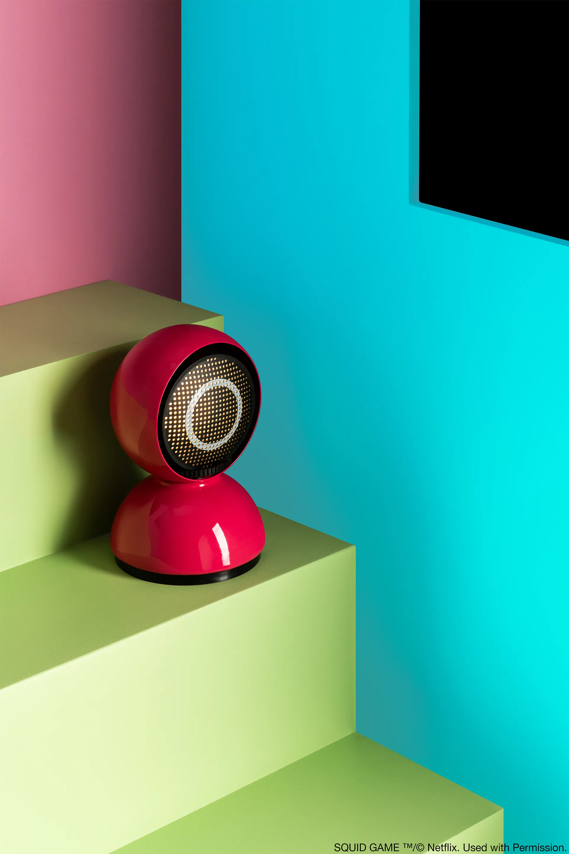 Eclisse x Squid Game table lamp Special Edition, Guard pink Artemide