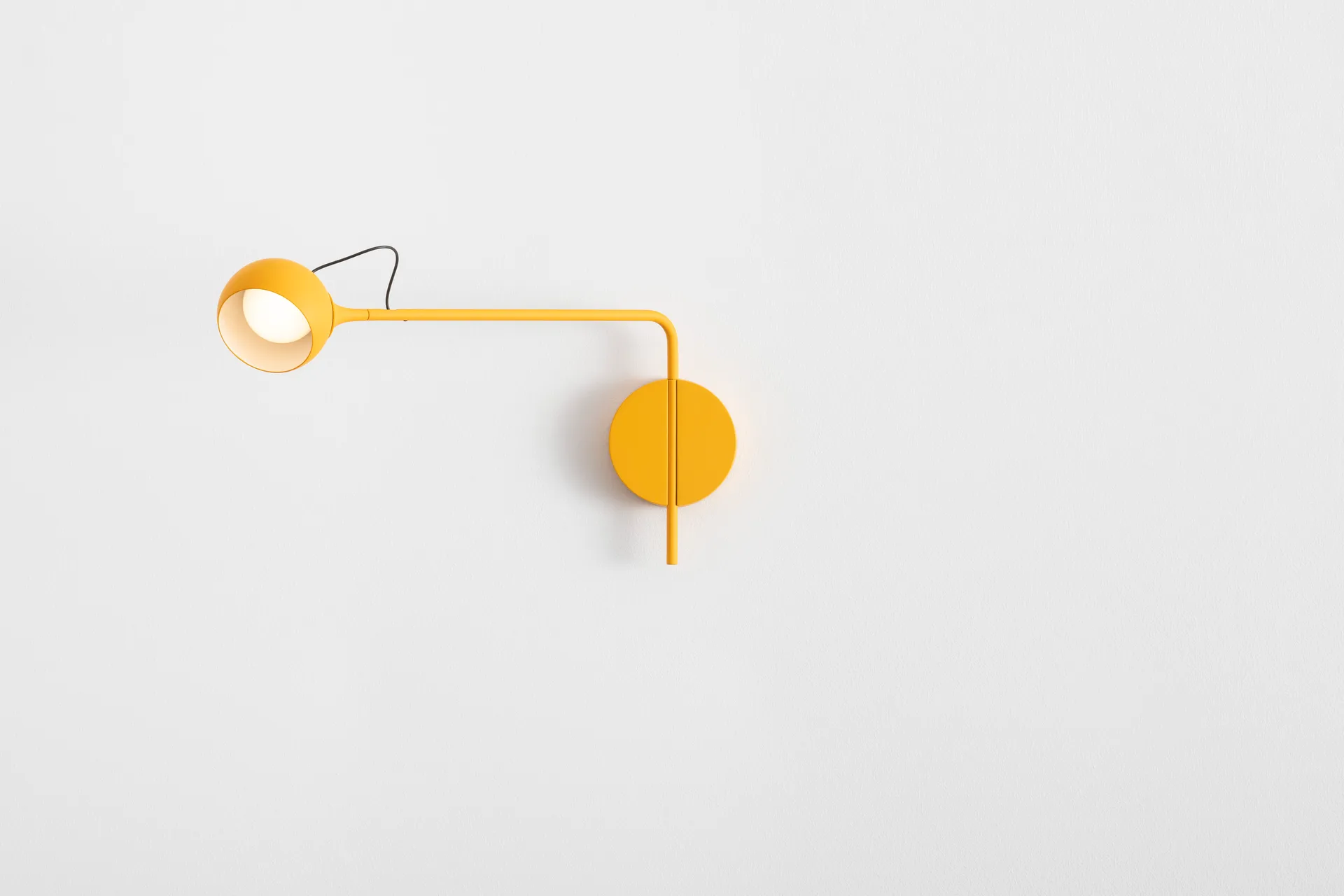 Ixa wall lamp, Yellow Artemide