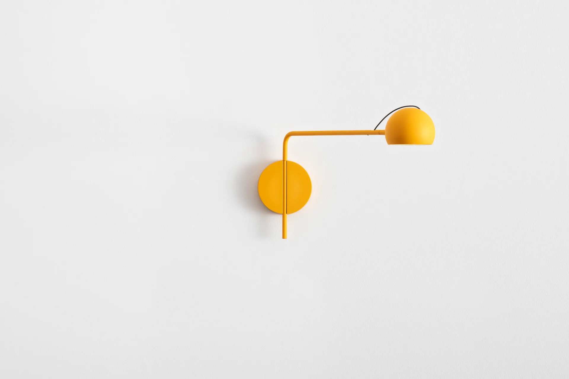 Ixa wall lamp, Yellow Artemide
