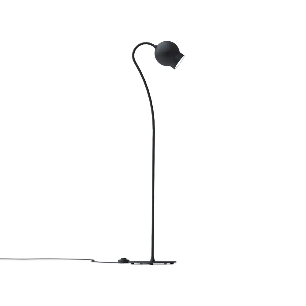 Ogle floor lamp, Black lacquer Ateljé Lyktan