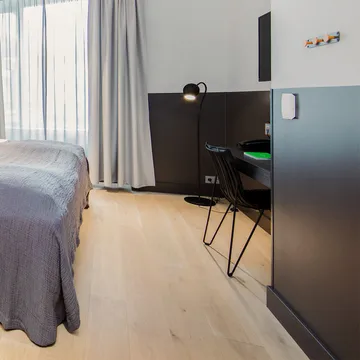 Ogle floor lamp - Black lacquer - Ateljé Lyktan