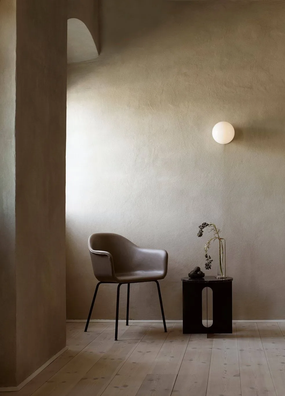 Androgyne side table, Grey Galaxy marble-black steel, Ø42 cm Audo Copenhagen