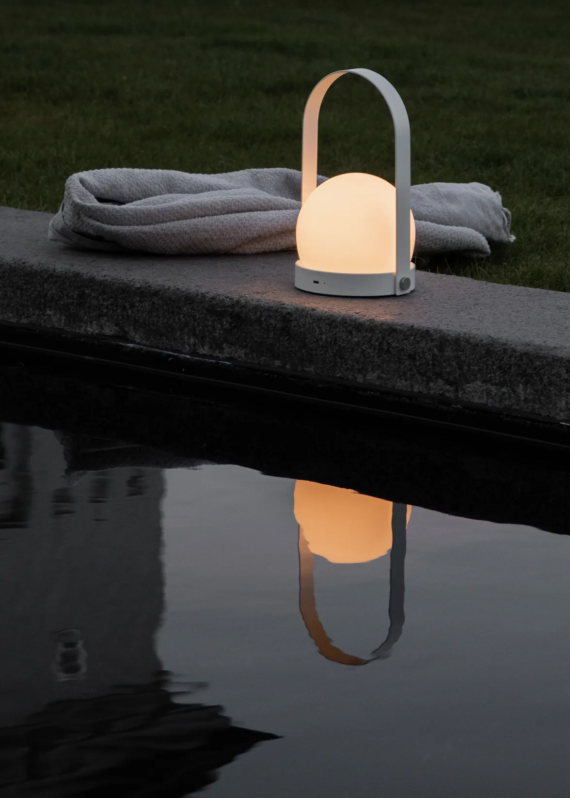 Carrie portable table lamp, White Audo Copenhagen