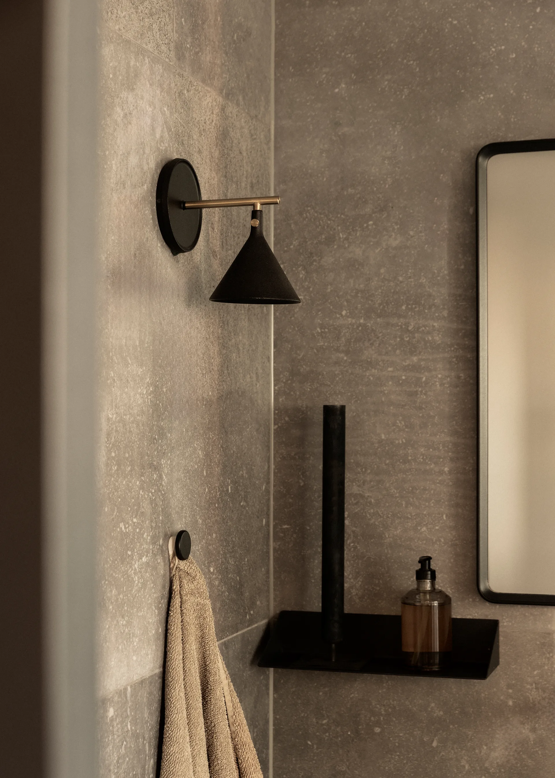 Cast Sconce wall lamp diffuser fast installation, Black Audo Copenhagen