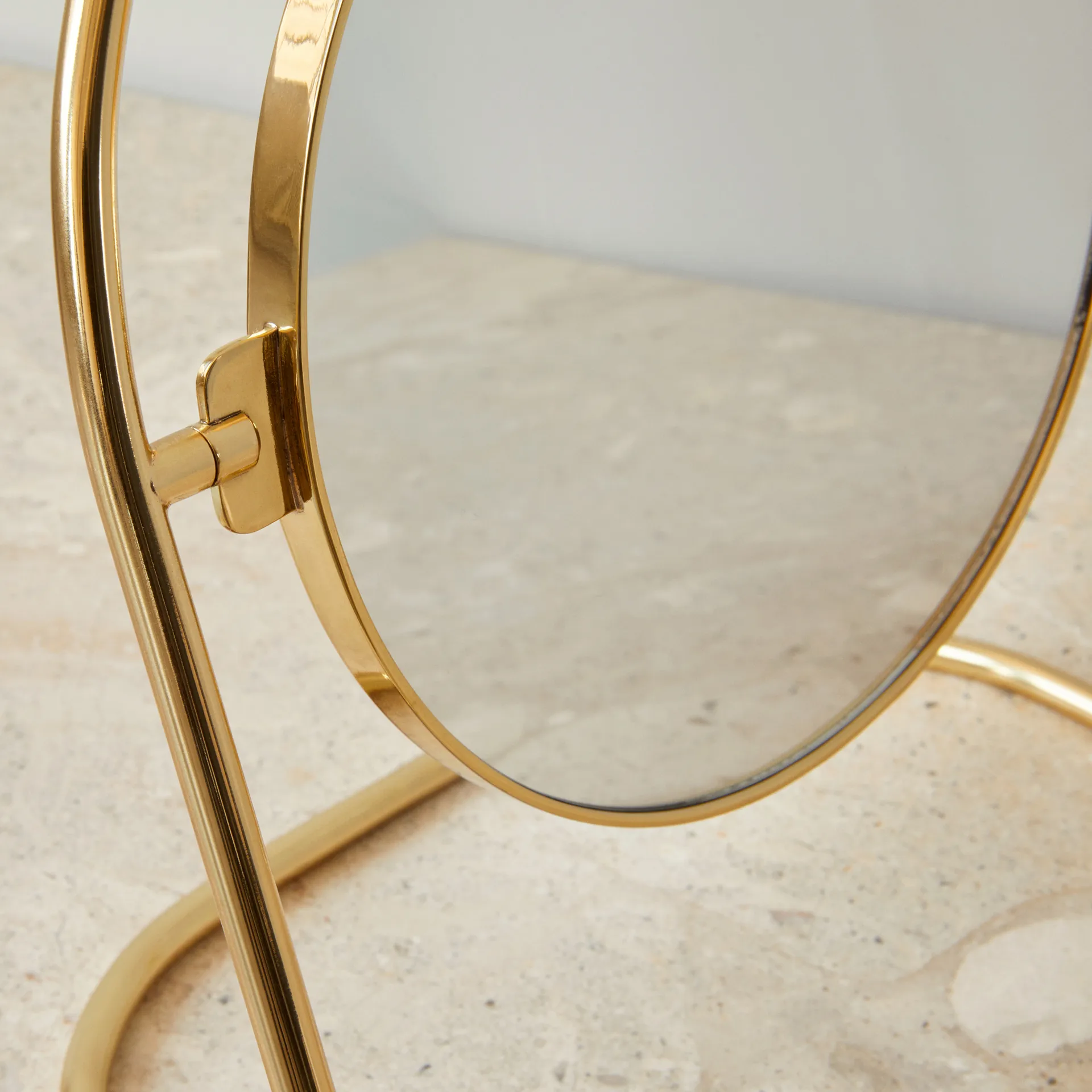 Nimbus table mirror 25 cm, Polished brass Audo Copenhagen