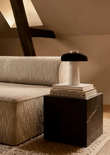 Reverse table lamp 30 cm - Carrara-black - Audo Copenhagen