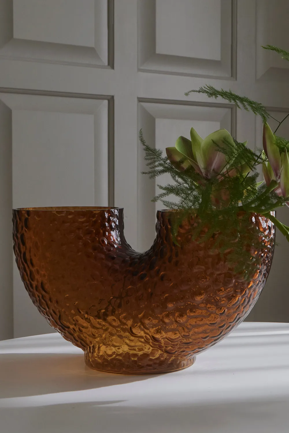 Arura vase low, Amber AYTM