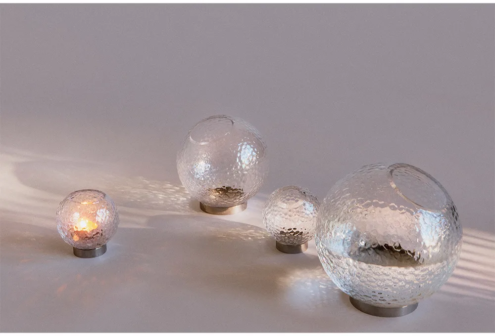 Globe bubbles vase Ø17 cm, Black AYTM