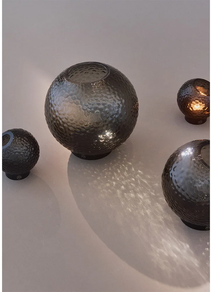 Globe bubbles vase Ø21 cm, Black AYTM