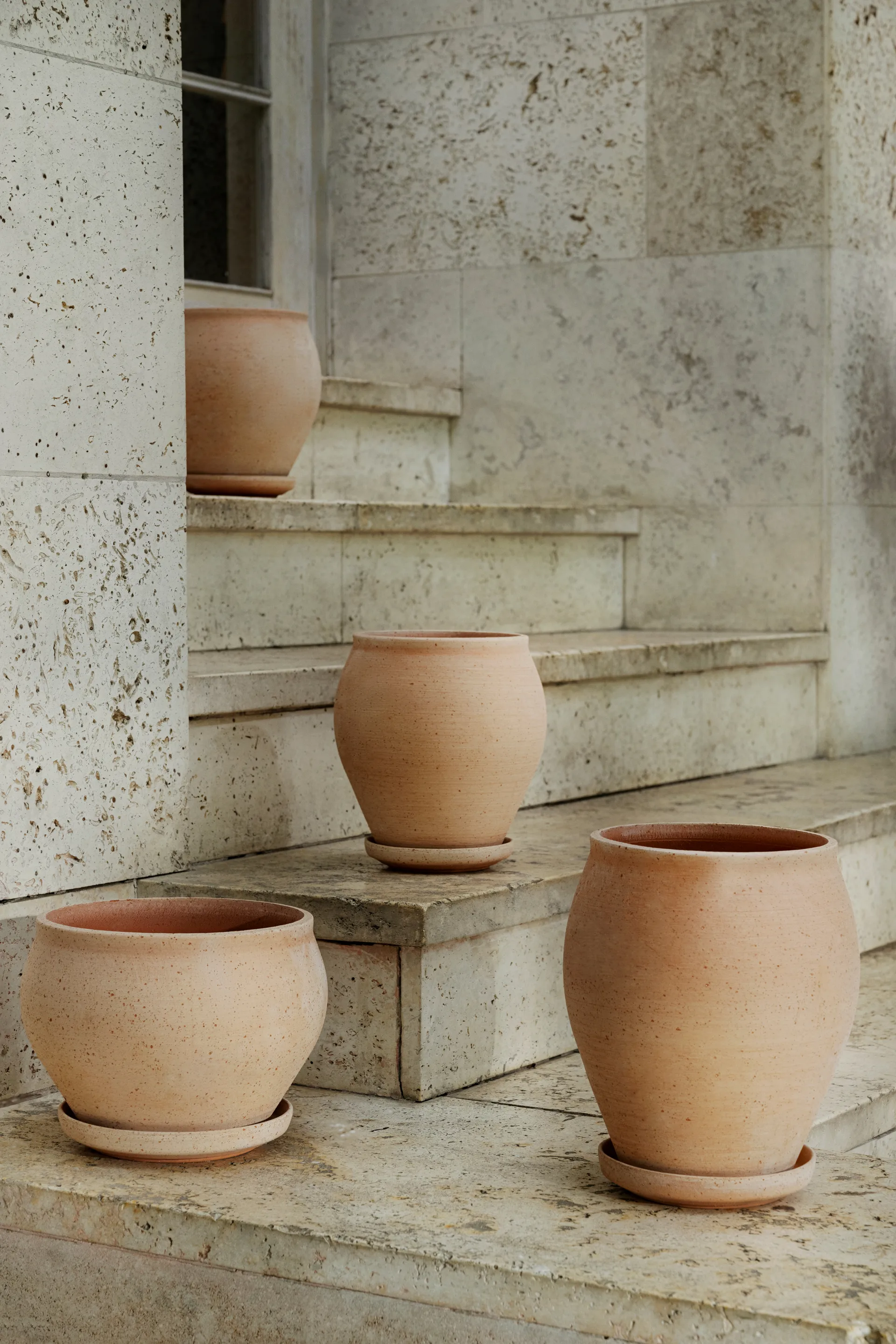 Delphi pot with saucer, 2 pieces, Pink, Ø22 cm, tall Bergs Potter