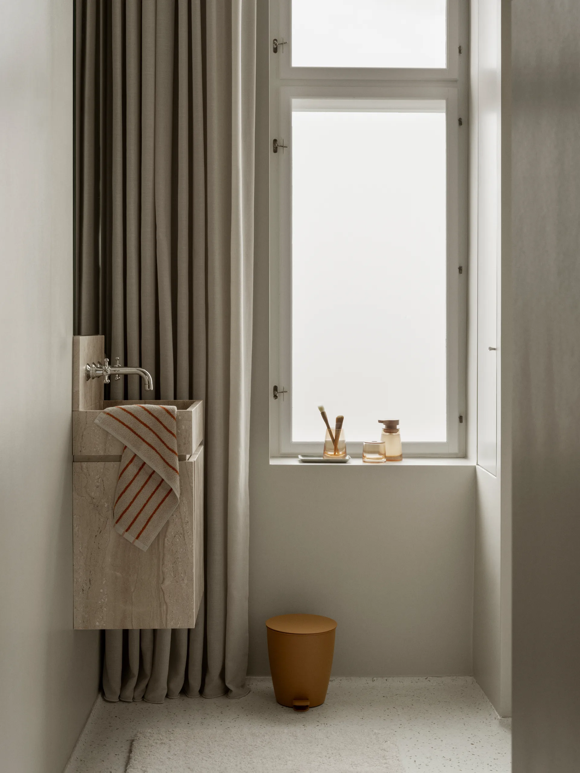 Ava soap dispenser 25 cl, Tan blomus