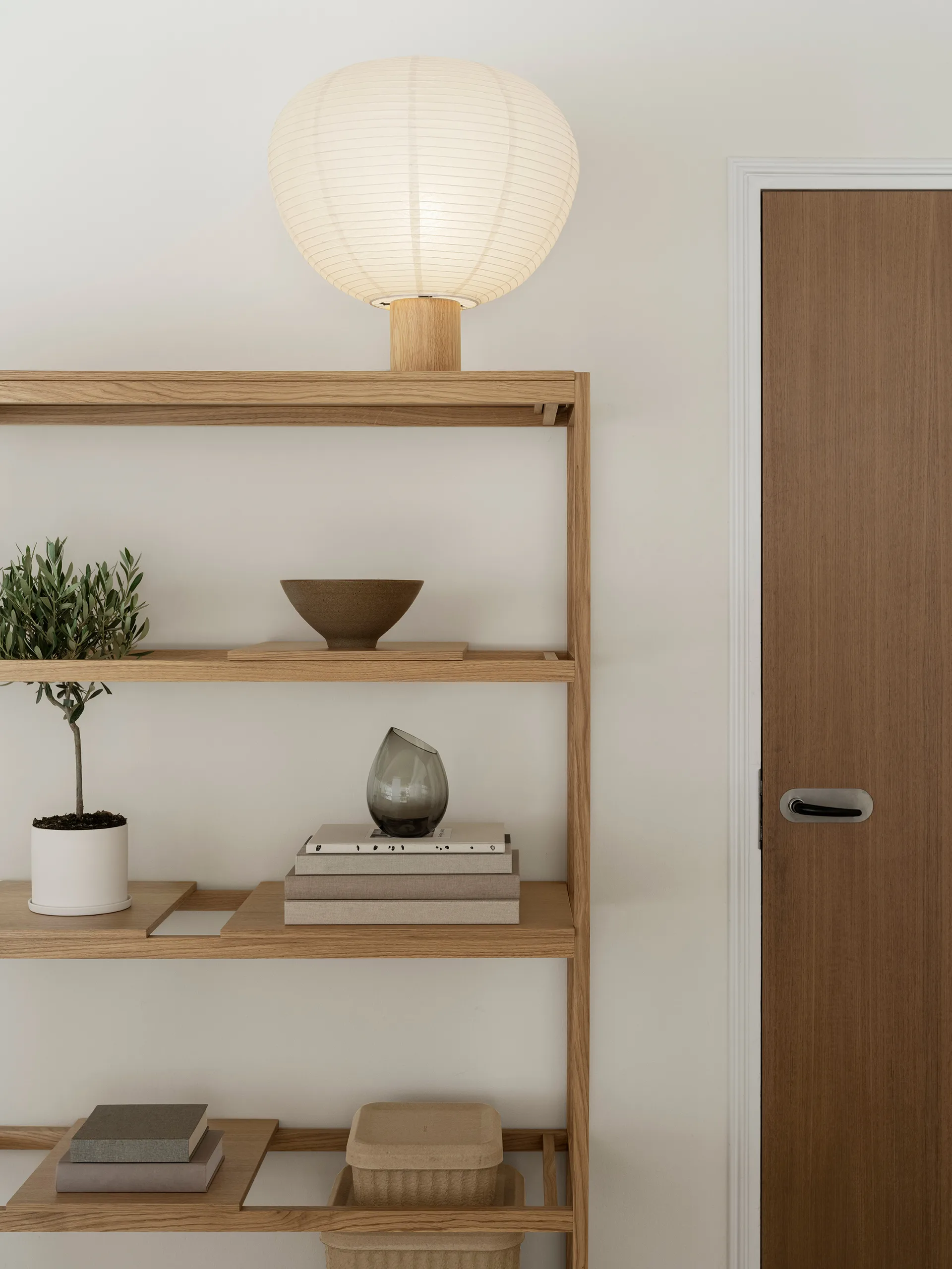 Kami table lamp, Oak, Ø46 cm blomus