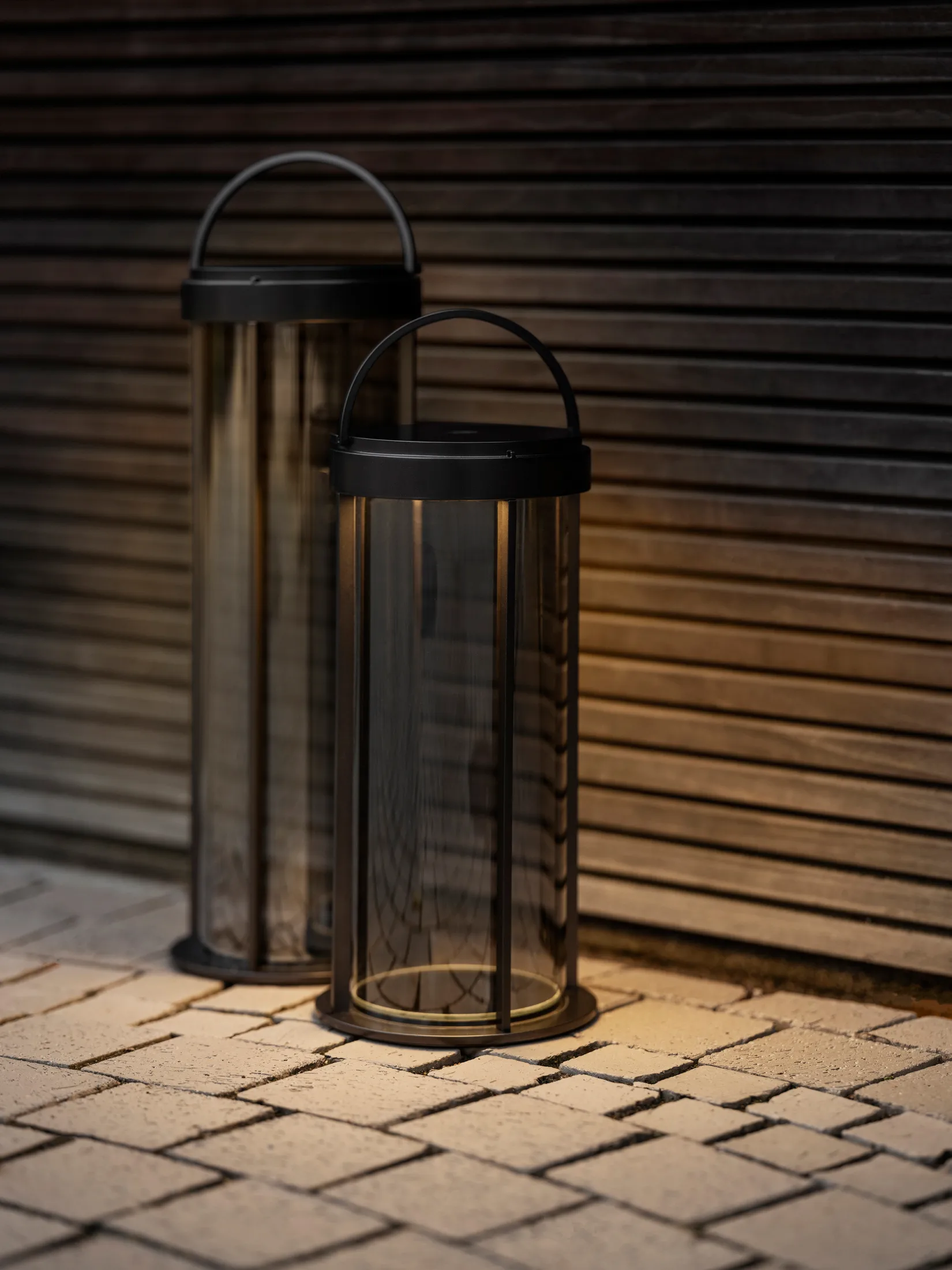 Mituro mobile LED lamp M, Gun metal blomus