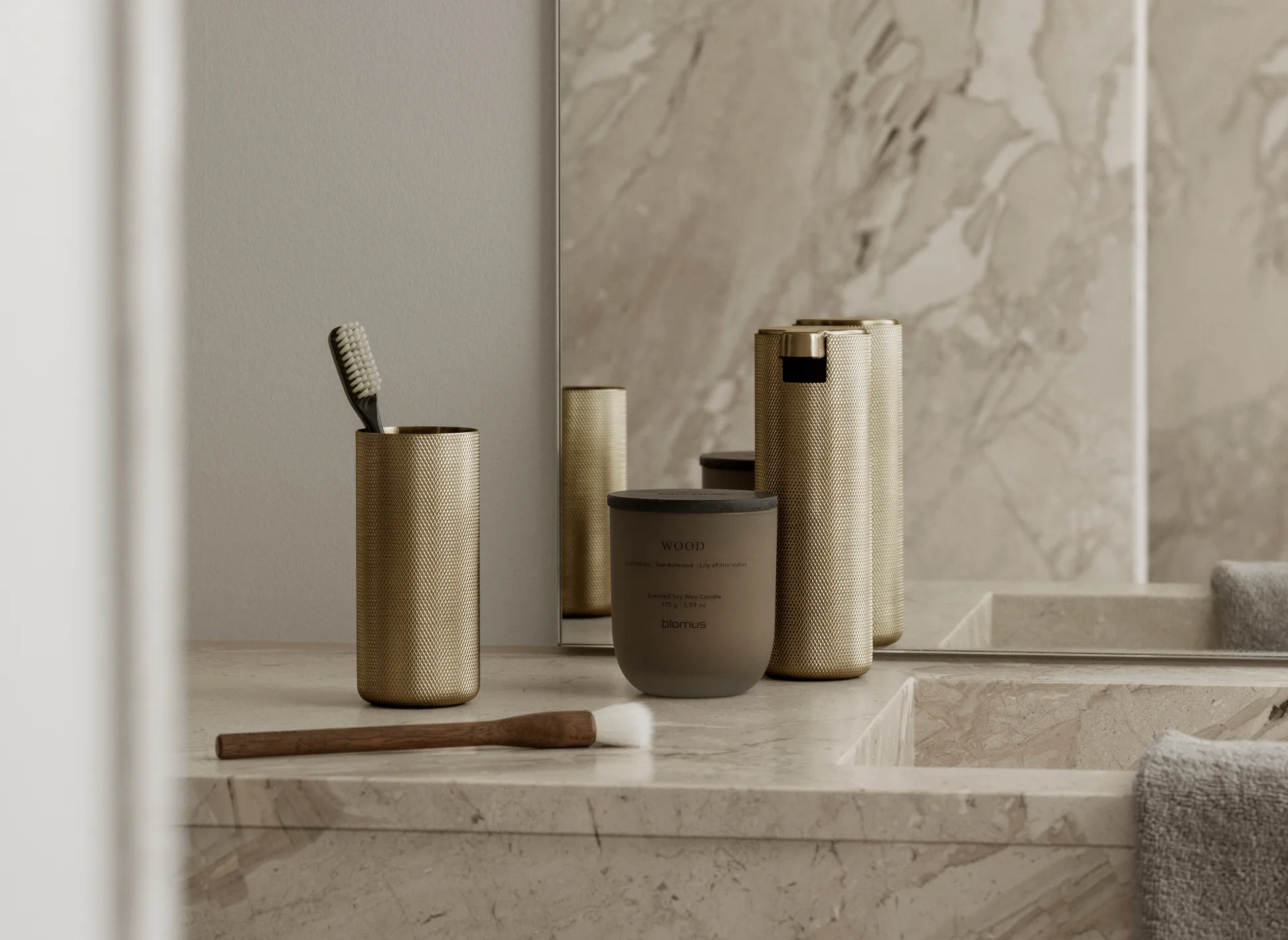 Modo Rof soap dispenser, Brass, 165 ml blomus