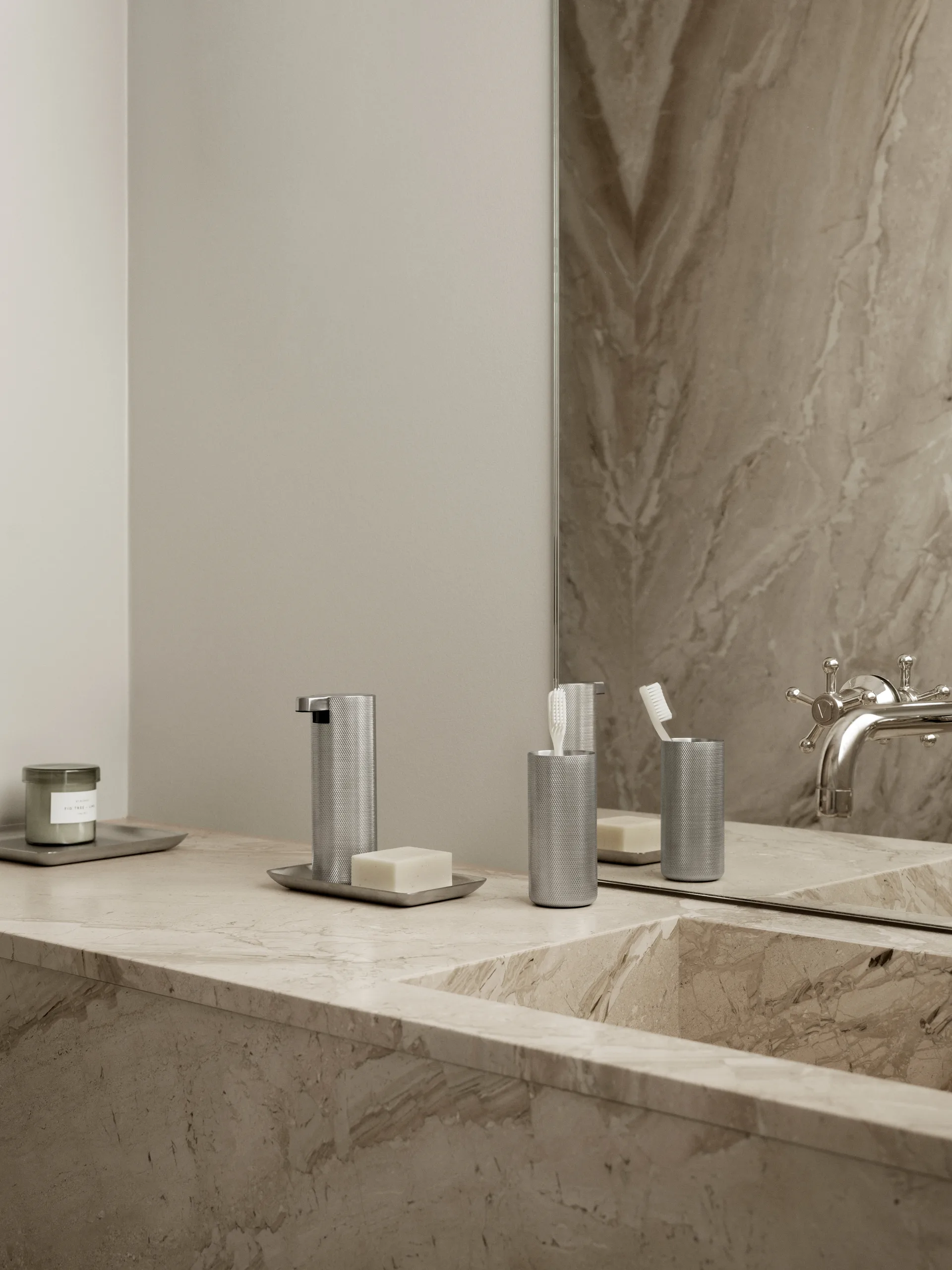 Modo Rof soap dispenser, Stainless steel, 165 ml blomus