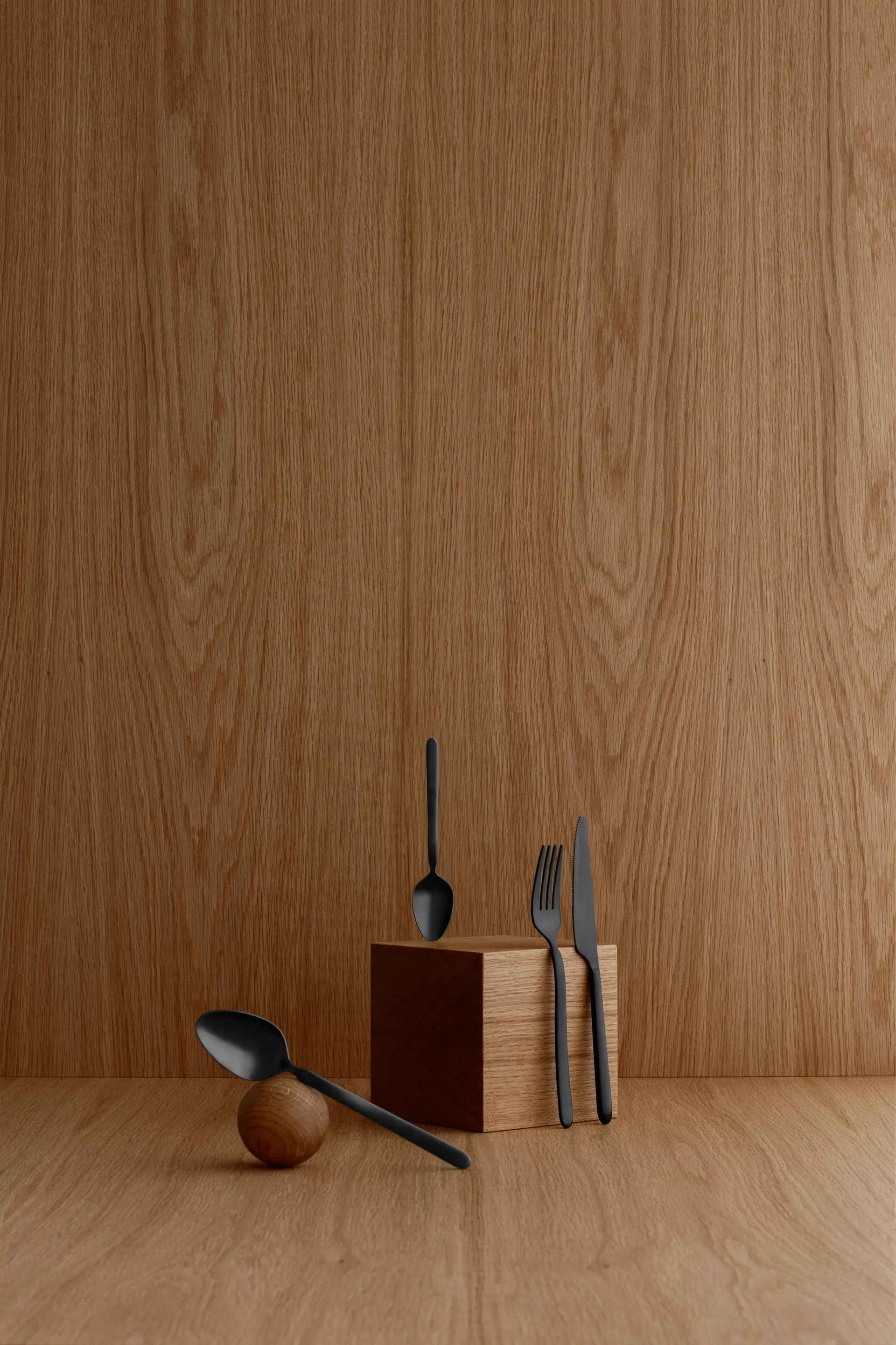 STELLA cutlery black, 16 pieces blomus