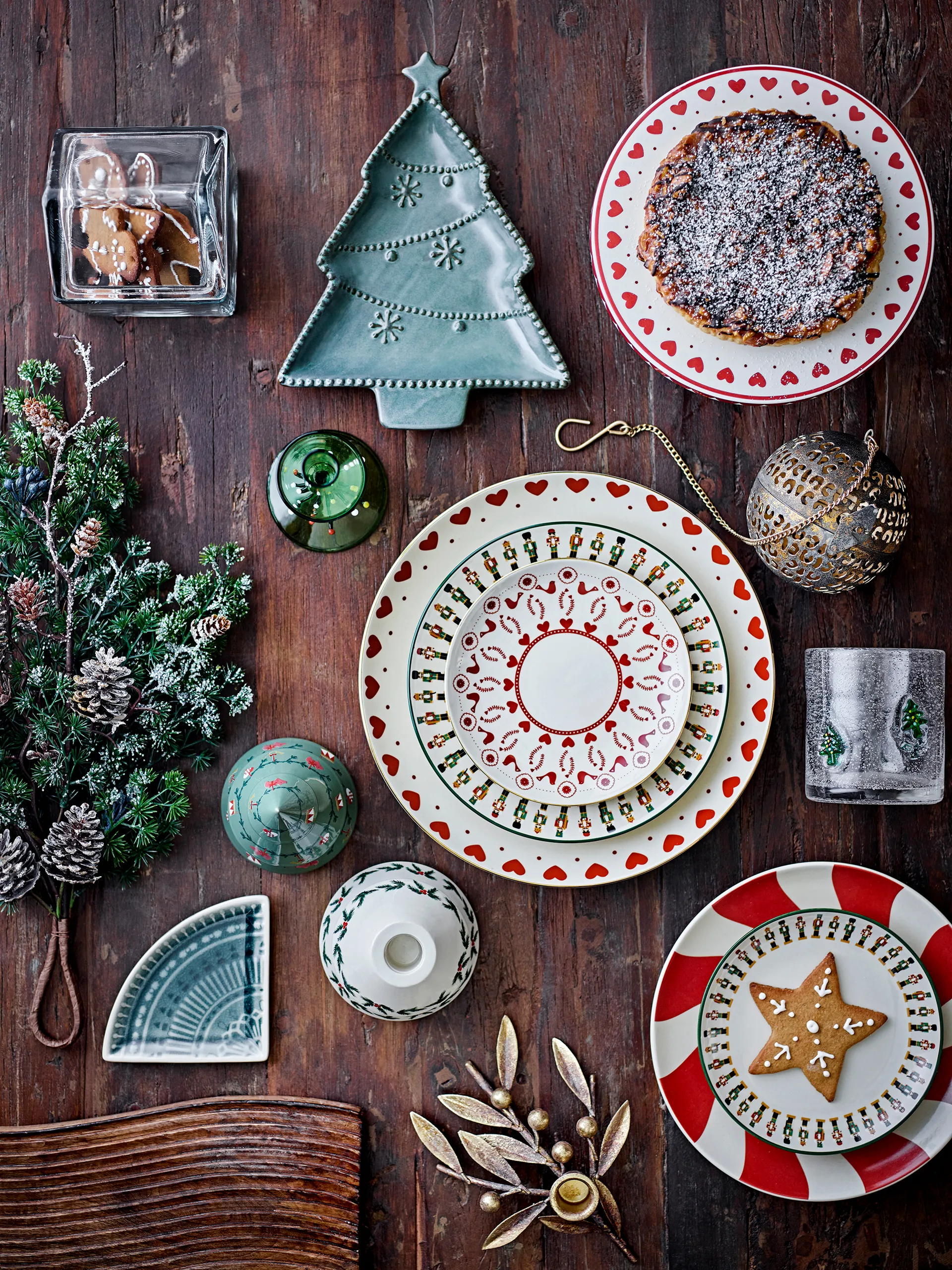 Yule plate Ø23 cm, Natural red Bloomingville