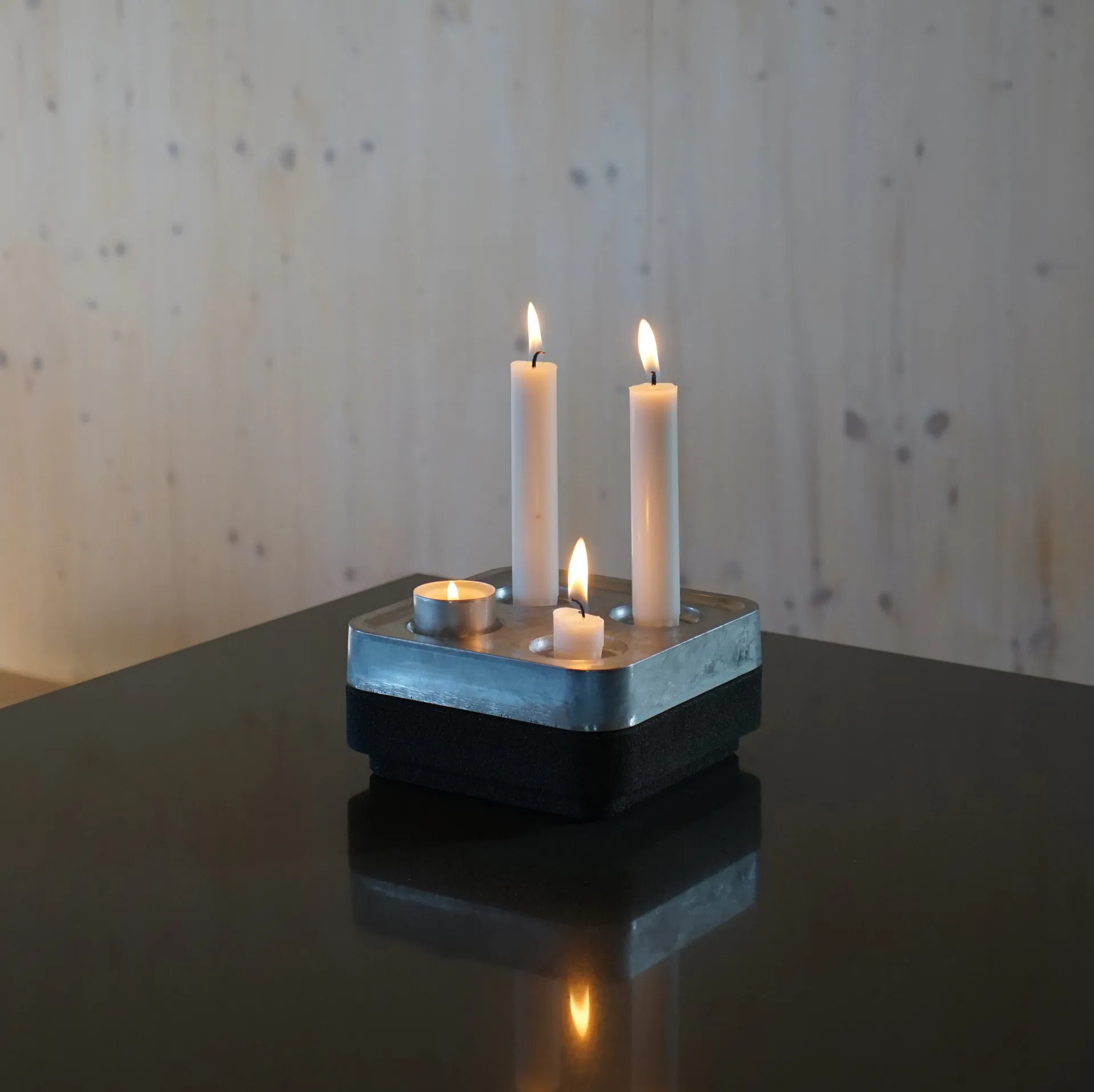 Cork bowl for four candles 16x16 cm, Black Born In Sweden