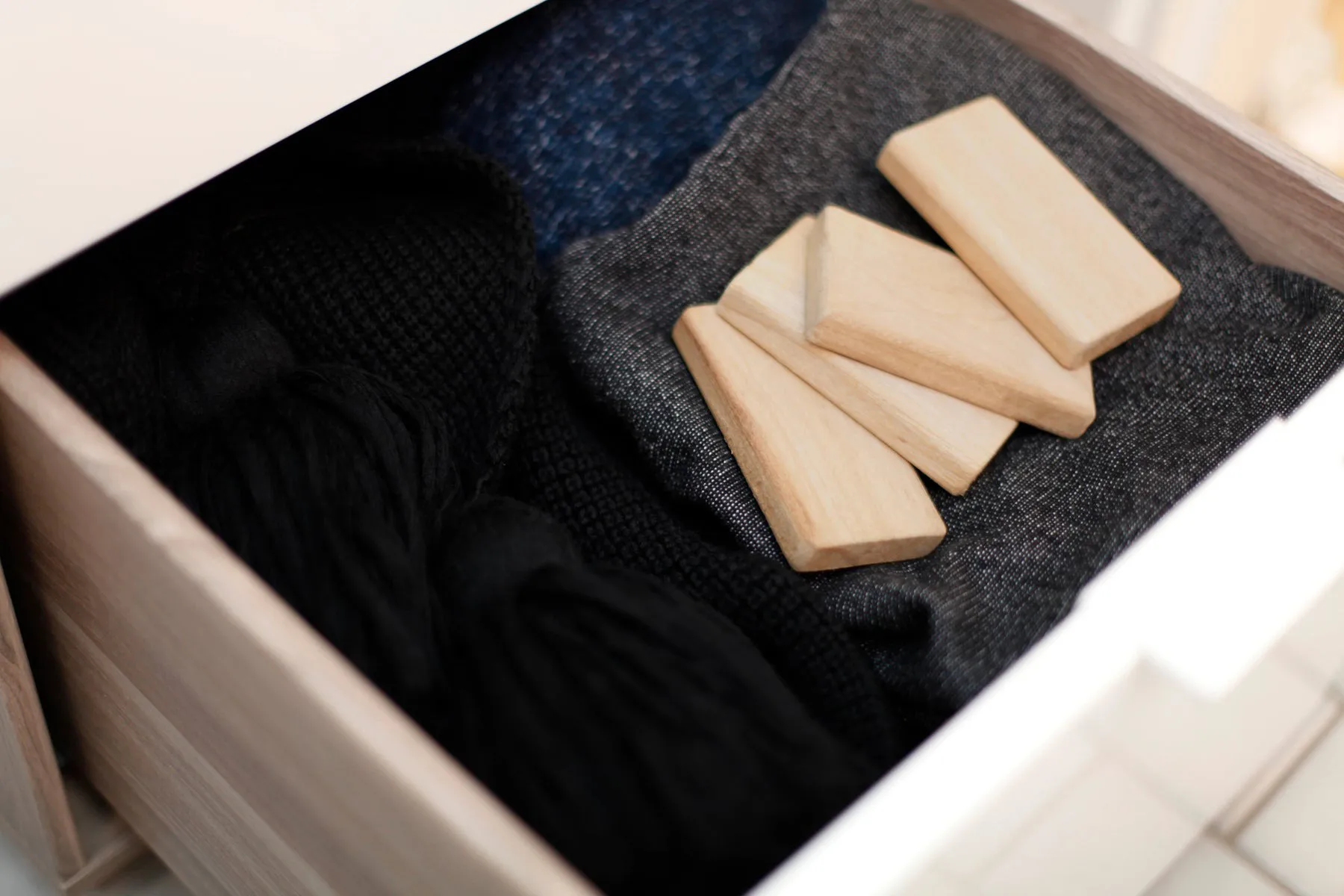 Bosign scent block in white cedarwood, 4-pack Bosign