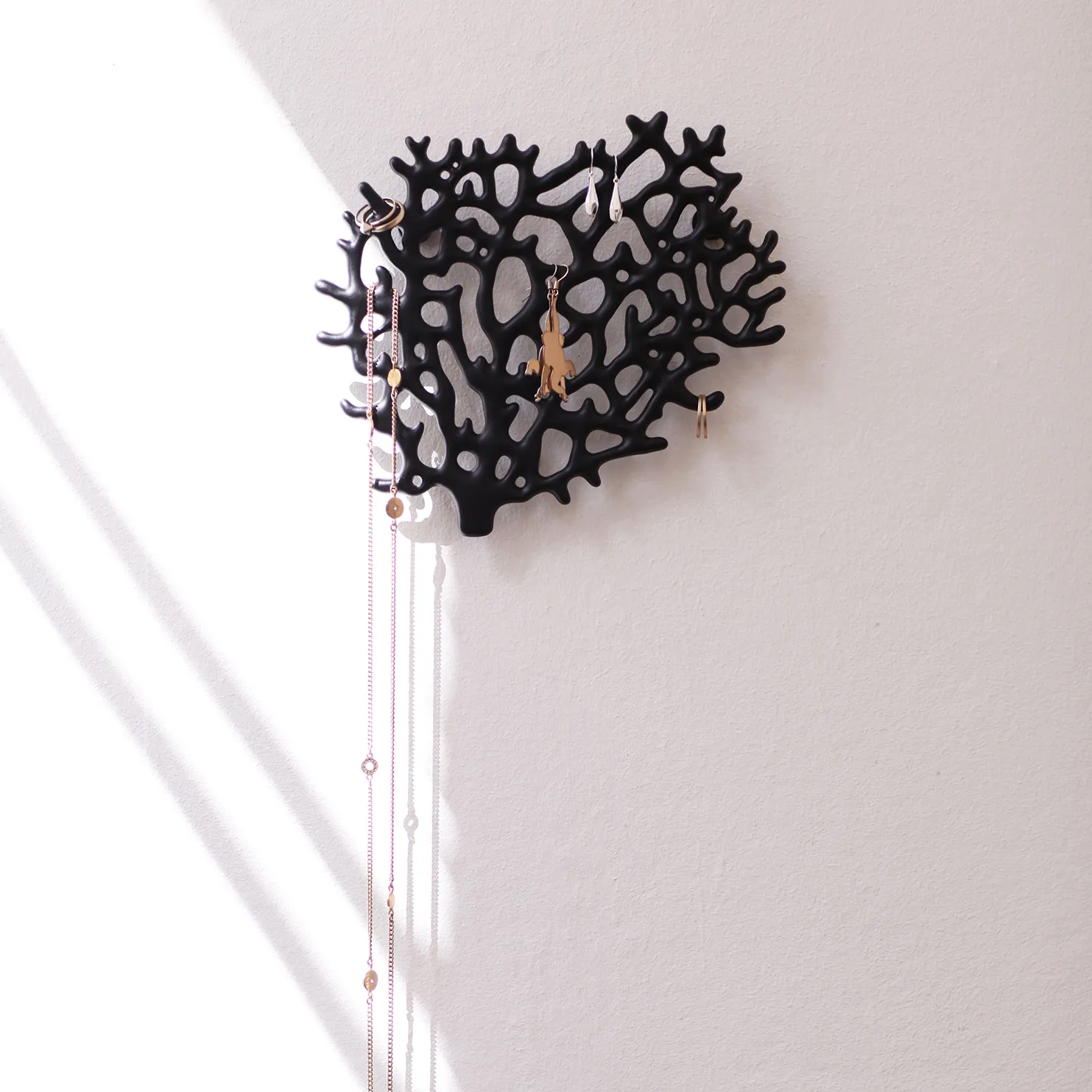 Coral jewellery hanger, matte black Bosign