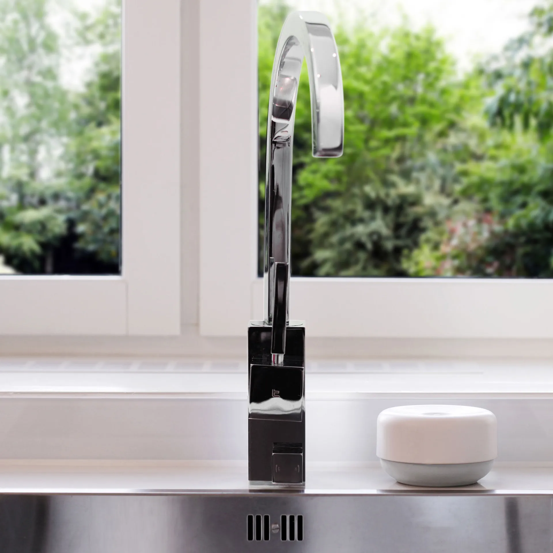 Do-Dish soap dispenser no-slip, White-light grey Bosign