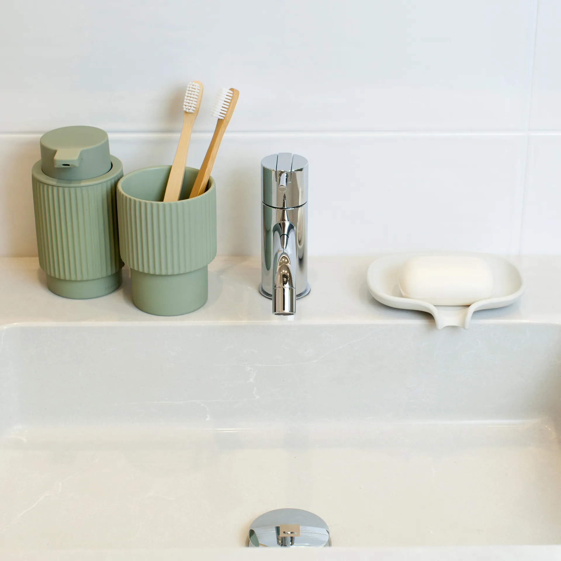 Soap Saver Flow soap dish with drainage spout concrete, White Bosign