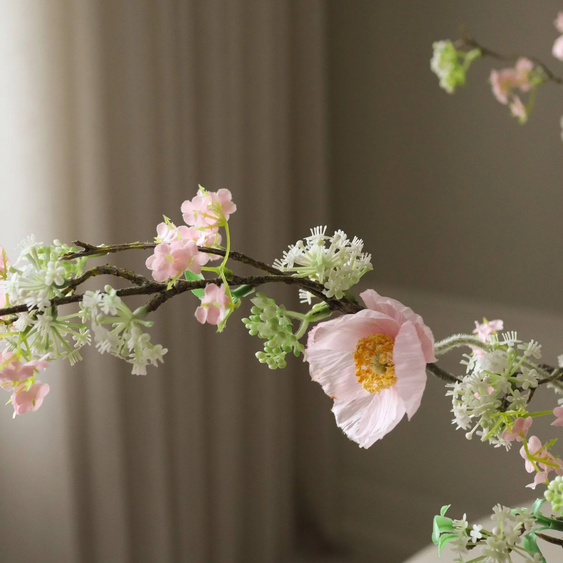 Blossom Veil artificial bouquet, Poppy, grey willow Botané