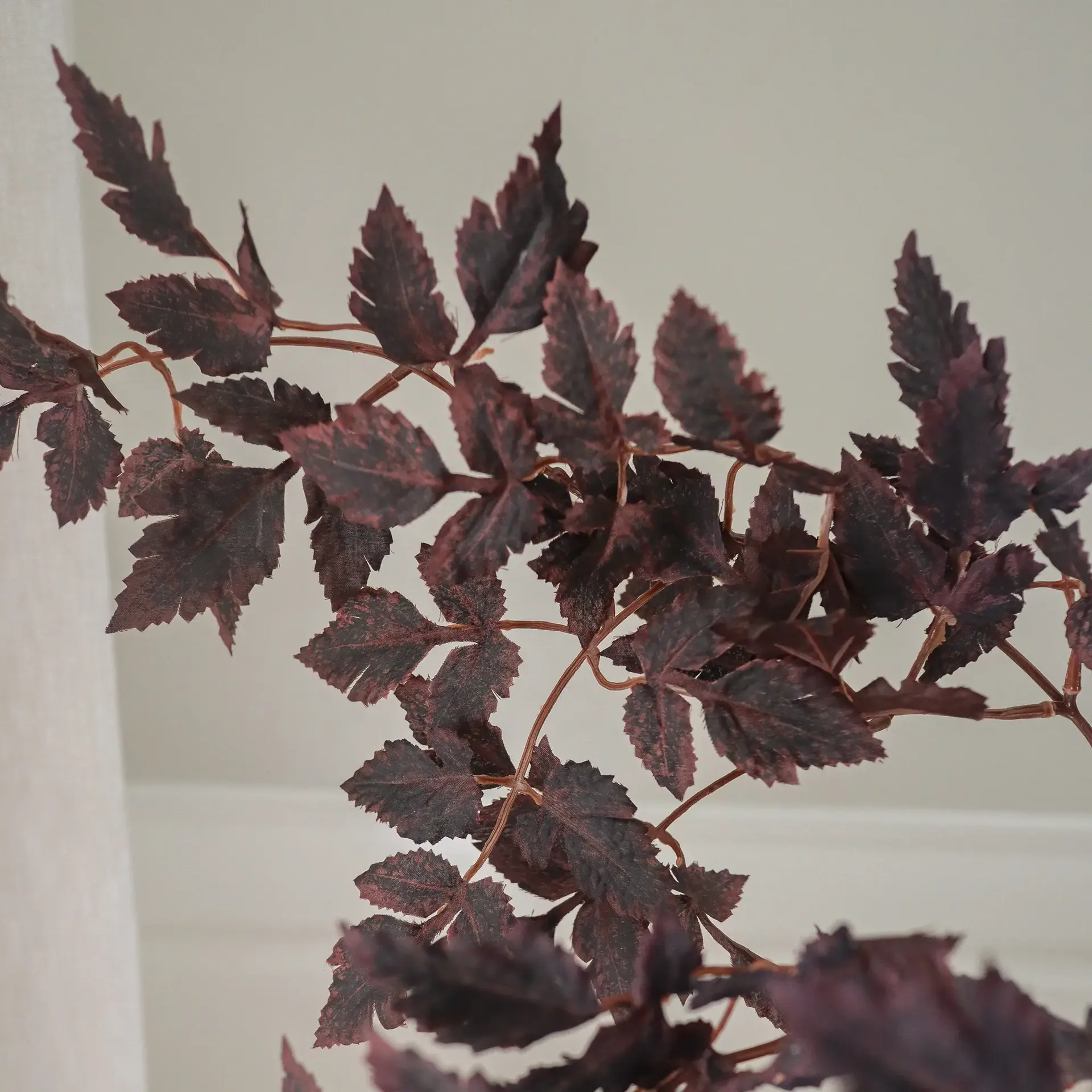 Burgundy Plum Leaves artificial bouquet, 85 cm, 4 pcs Botané