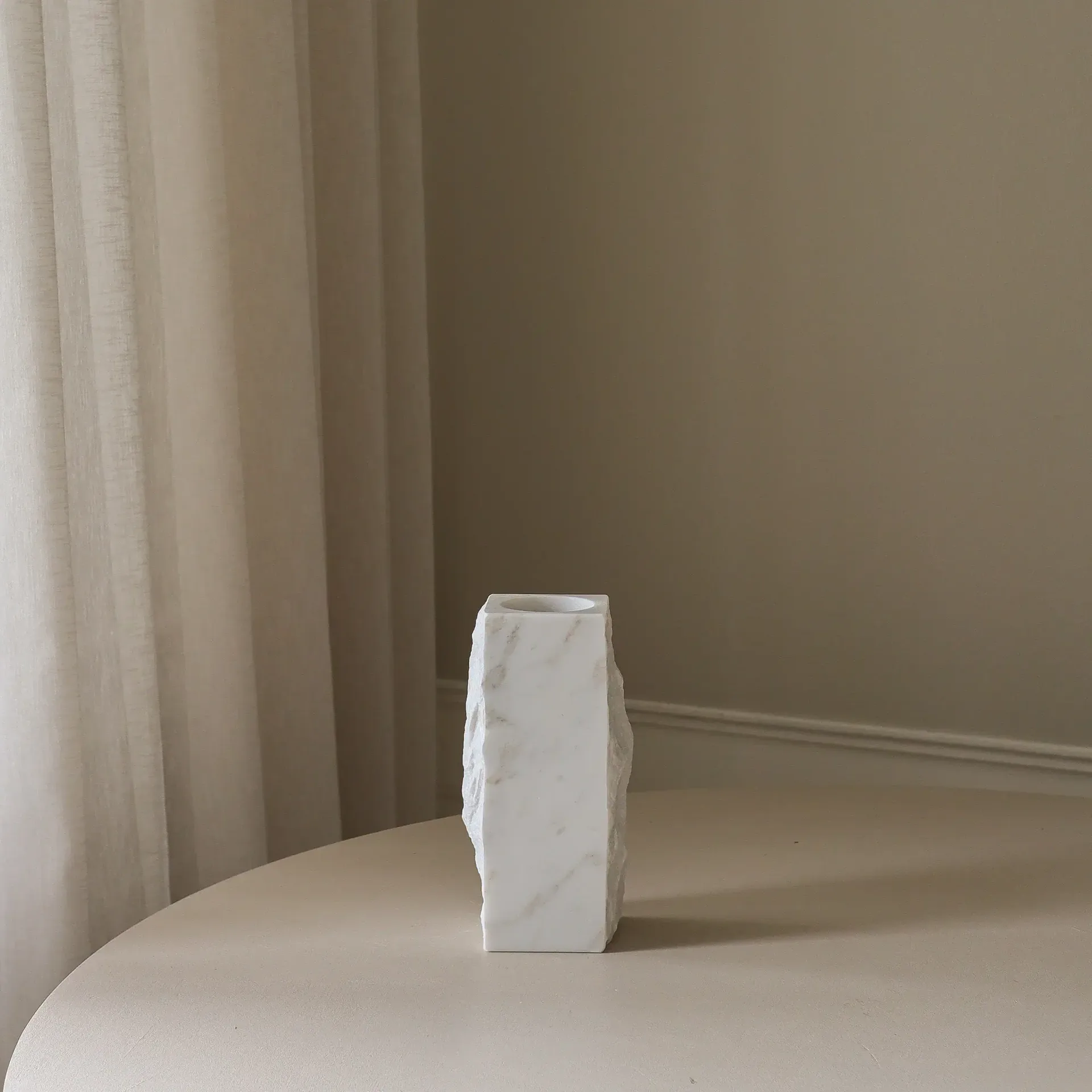 Carrara Edge marble vase, Small, 25 cm Botané