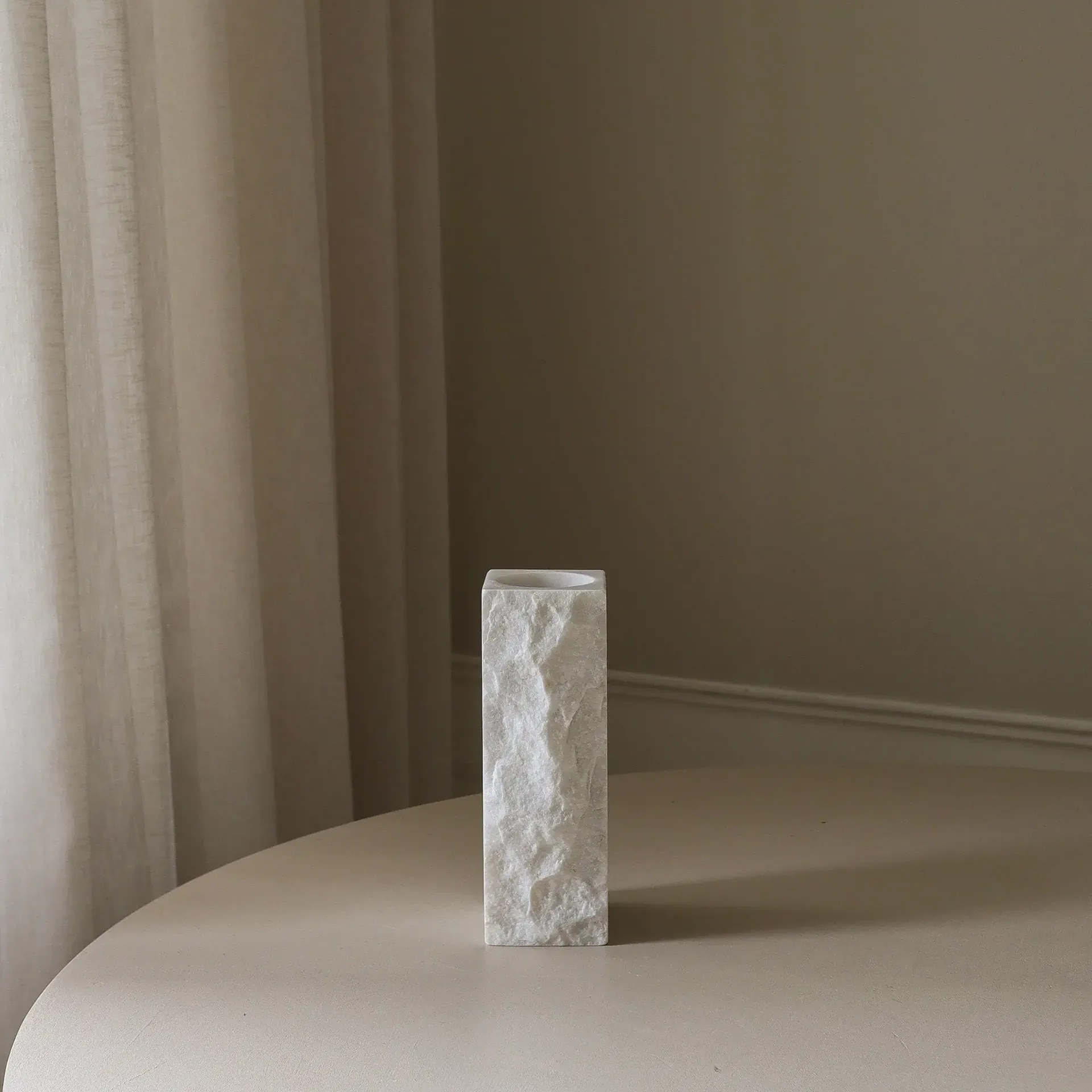 Carrara Edge marble vase, Small, 25 cm Botané