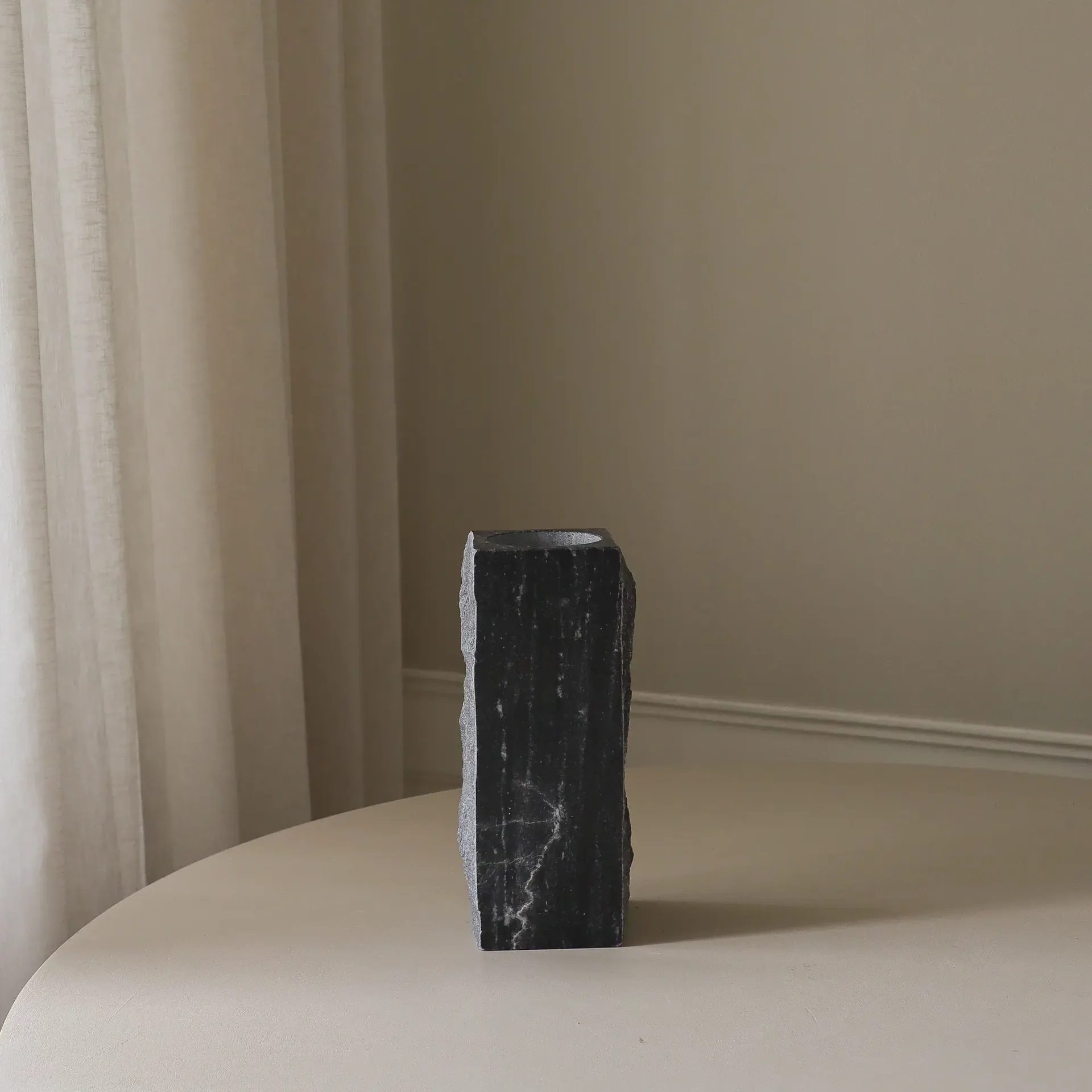 Cartier Edge marble vase, Medium, 30 cm Botané