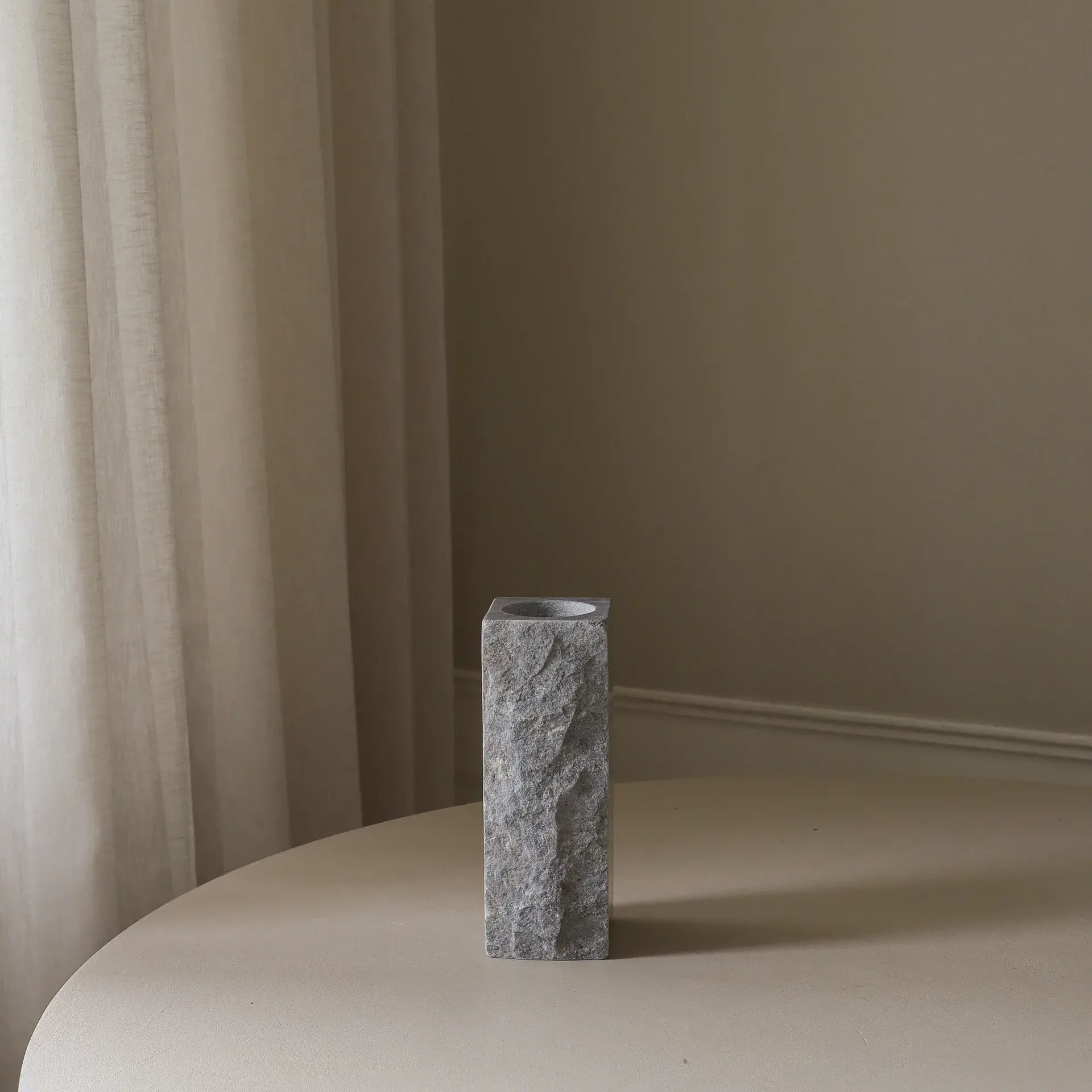 Cartier Edge marble vase, Small, 25 cm Botané