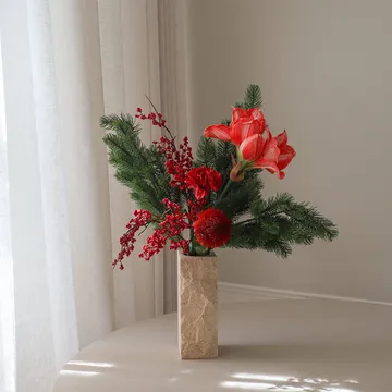 Red spritz artificial bouquet - Amaryllis, carnation, berry branches, spruce branches, 72 cm - Botané
