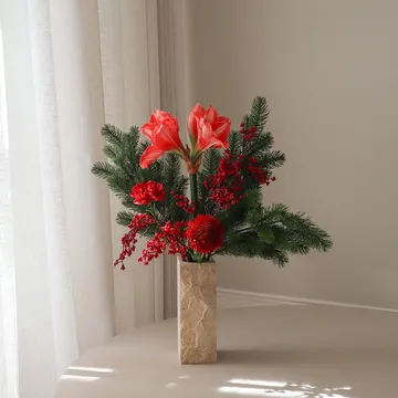 Red spritz artificial bouquet - Amaryllis, carnation, berry branches, spruce branches, 72 cm - Botané